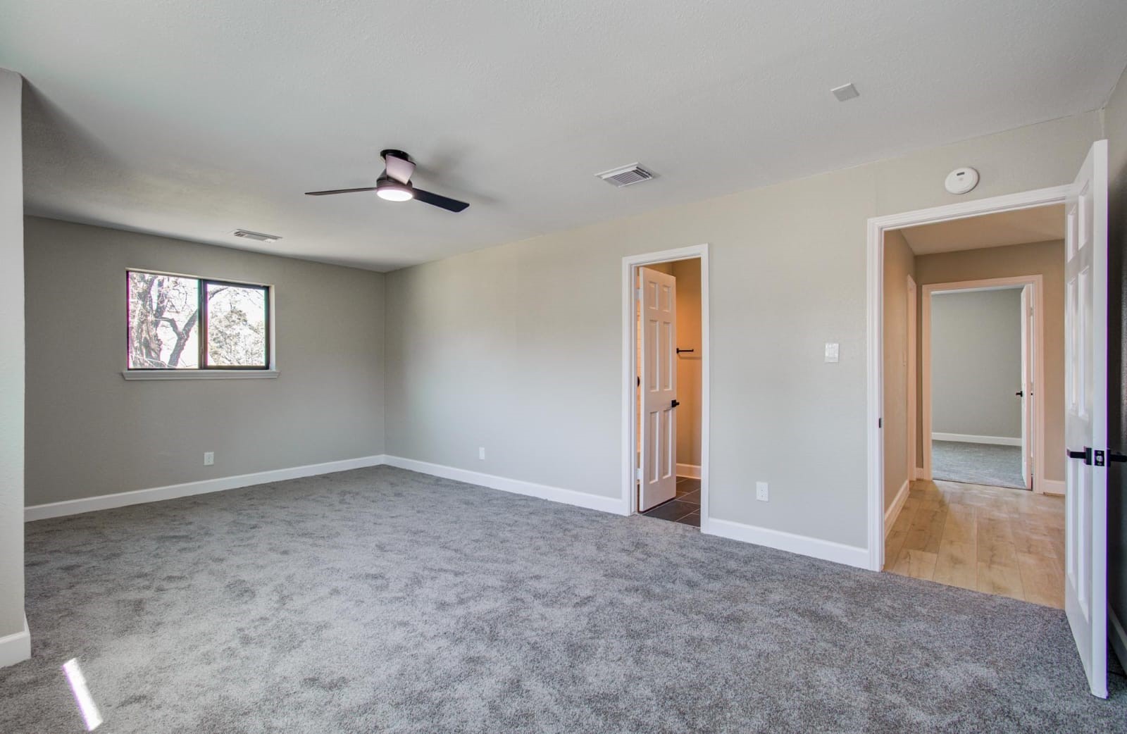 15619 Winding Moss Drive Property Photo 13
