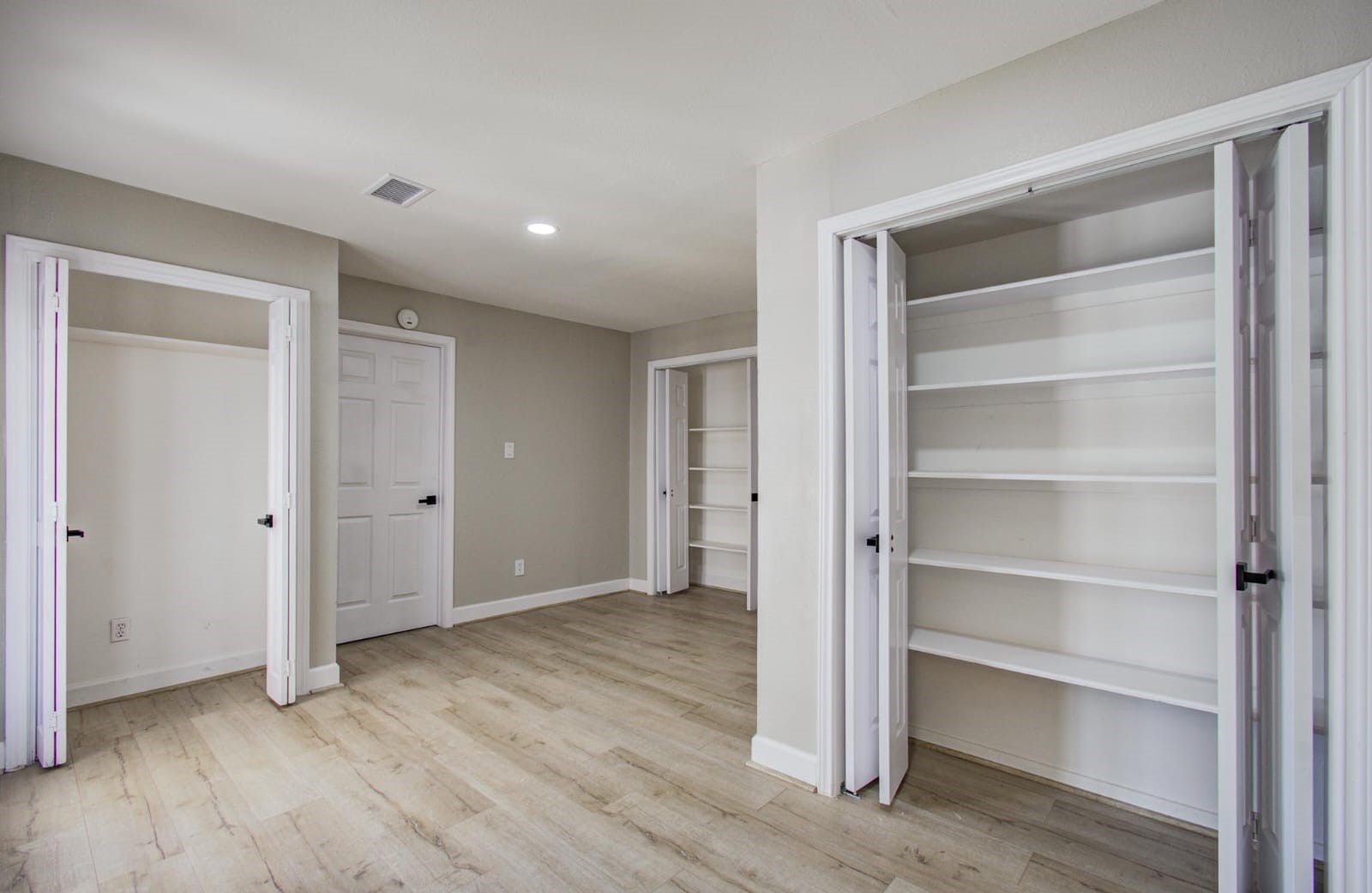 15619 Winding Moss Drive Property Photo 15