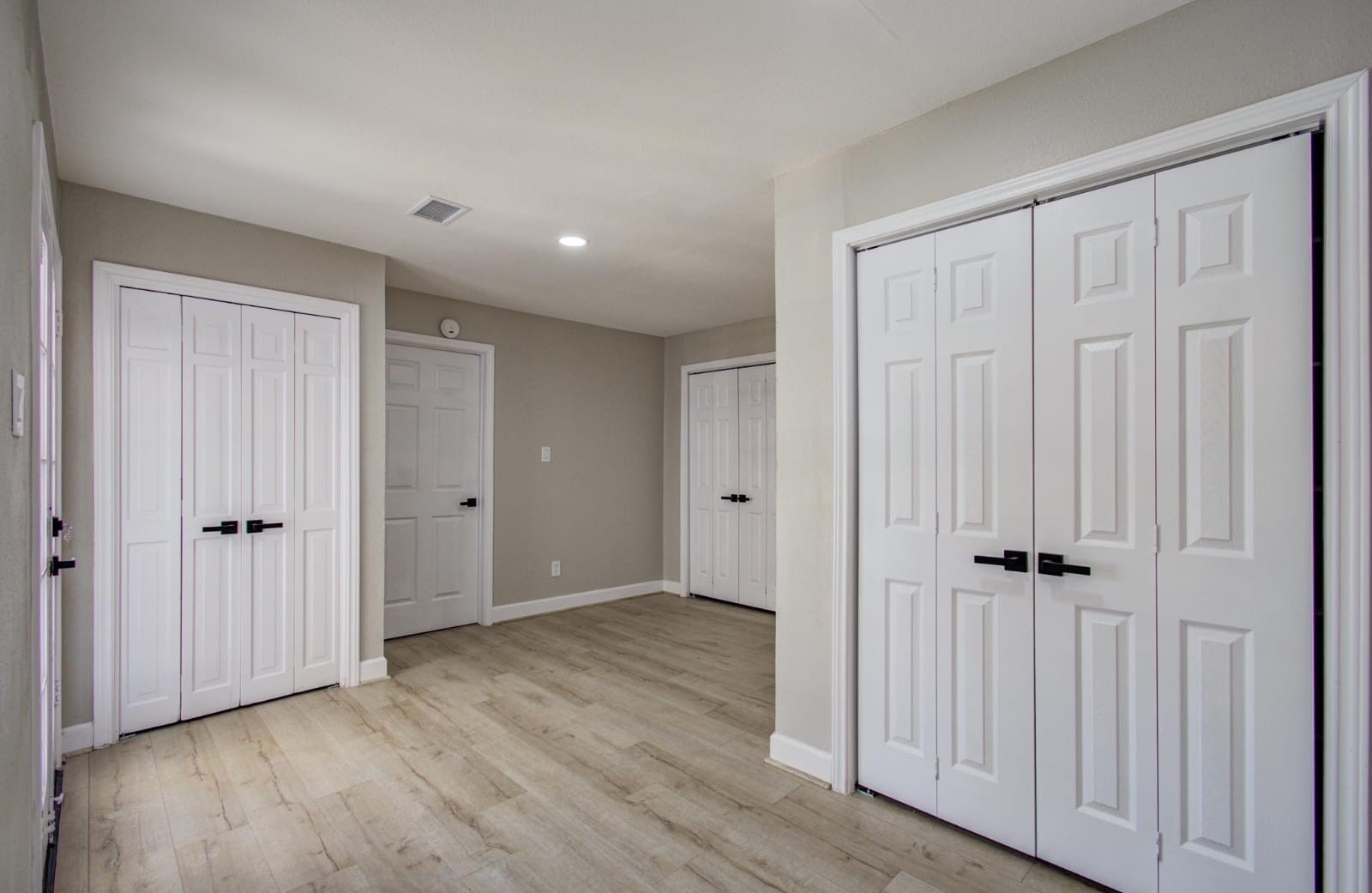 15619 Winding Moss Drive Property Photo 28