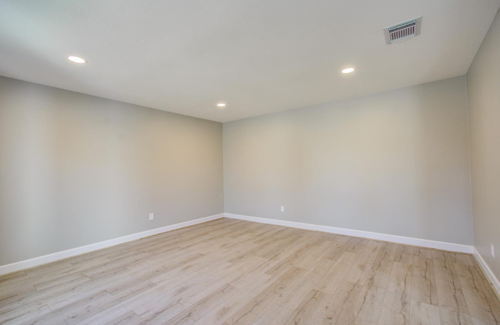 15619 Winding Moss Drive Property Photo 42