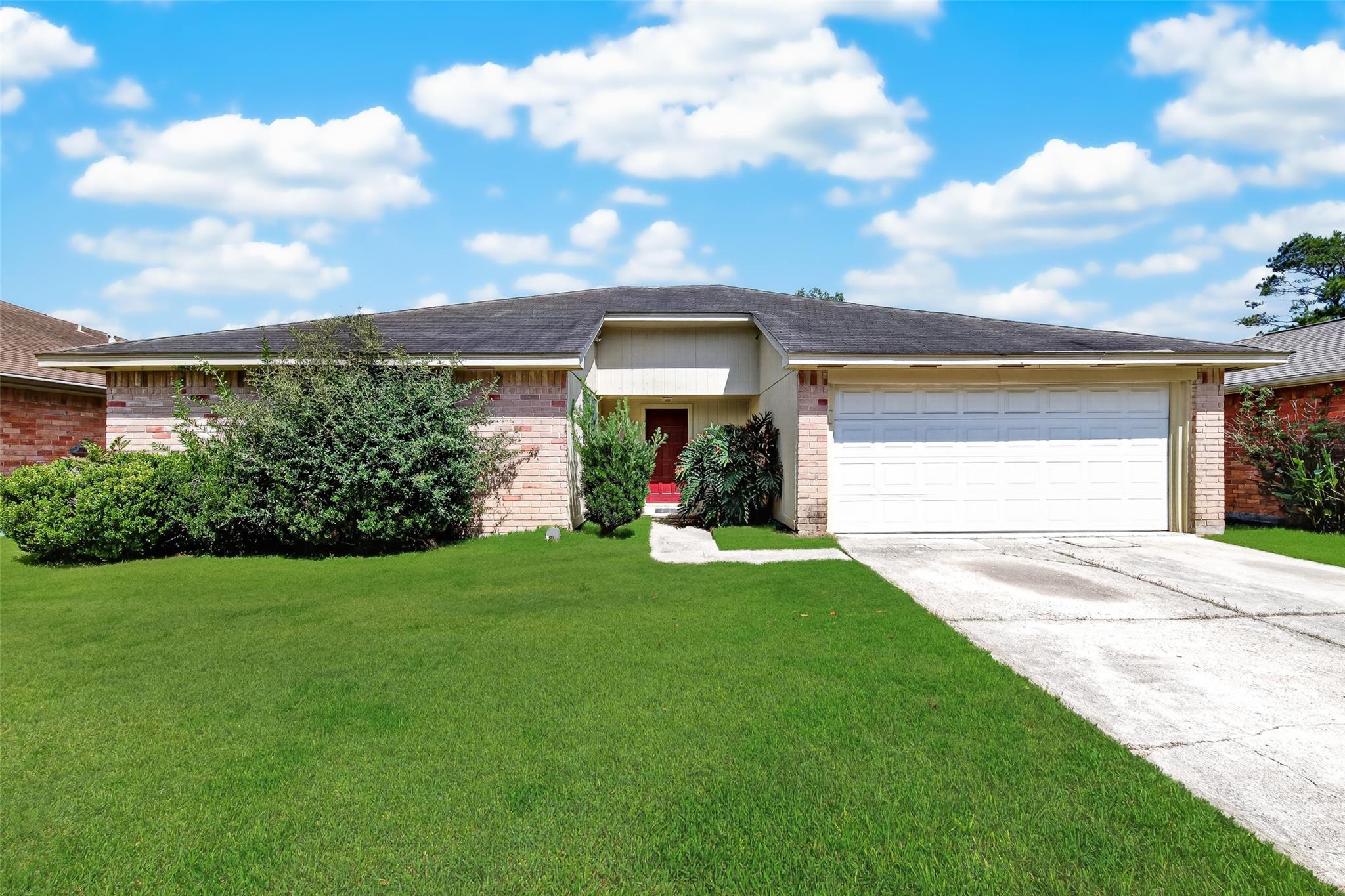 8318 Quail Burg Lane, Houston TX 77489 Property Photo 1