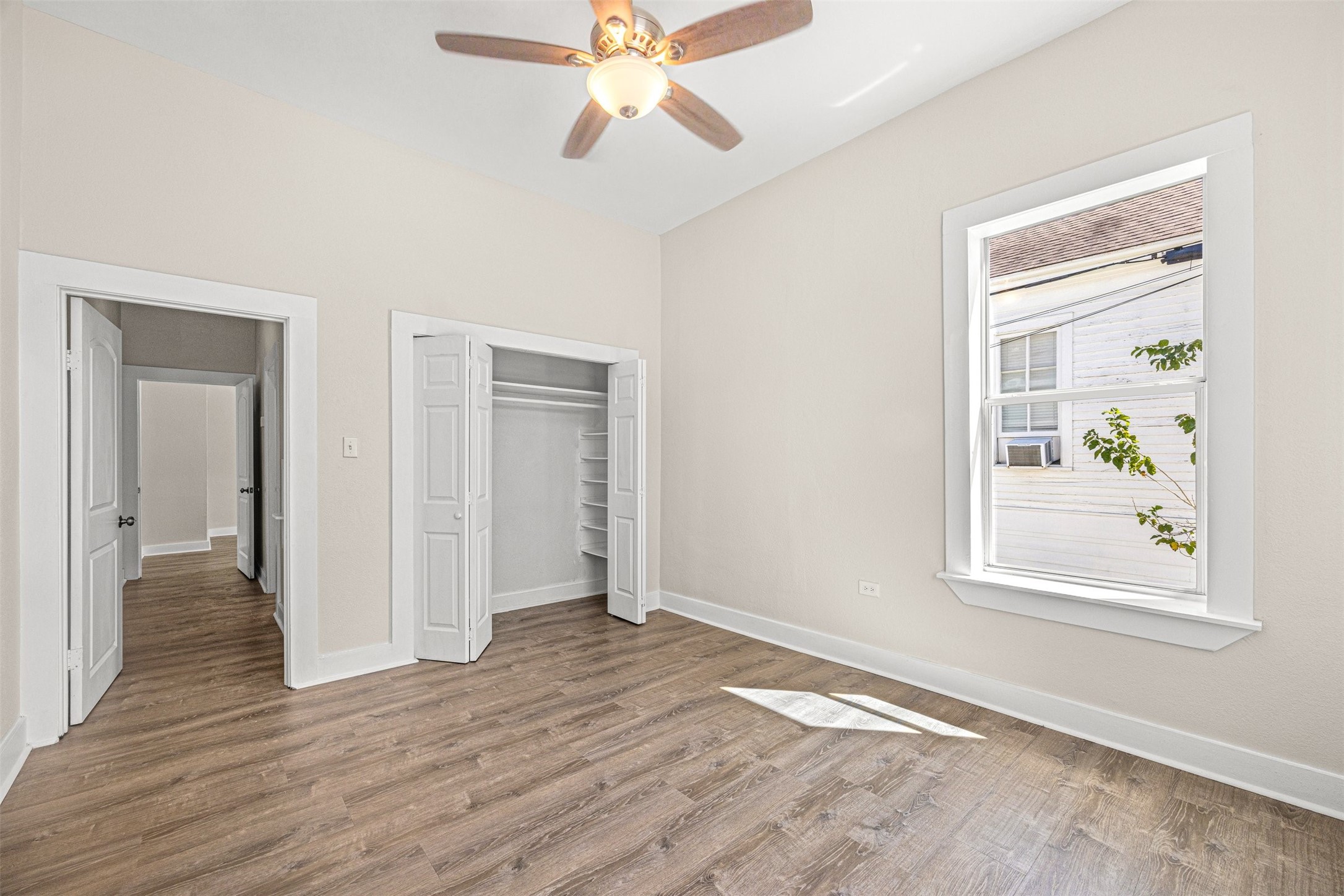1812 27th St Property Photo 9