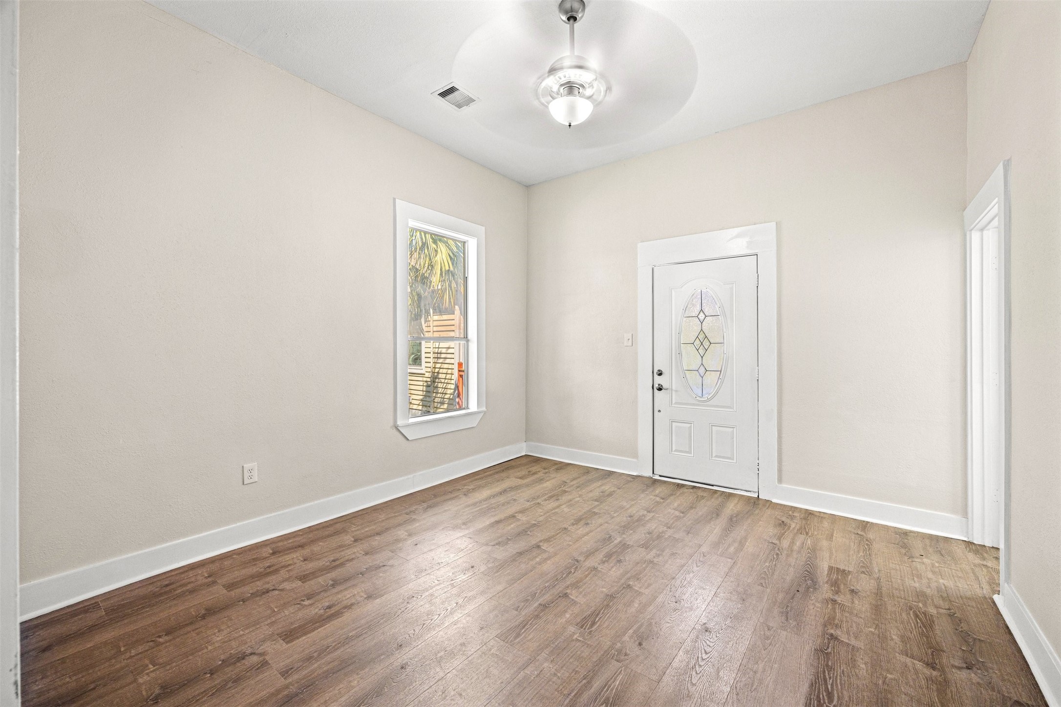1812 27th St Property Photo 13