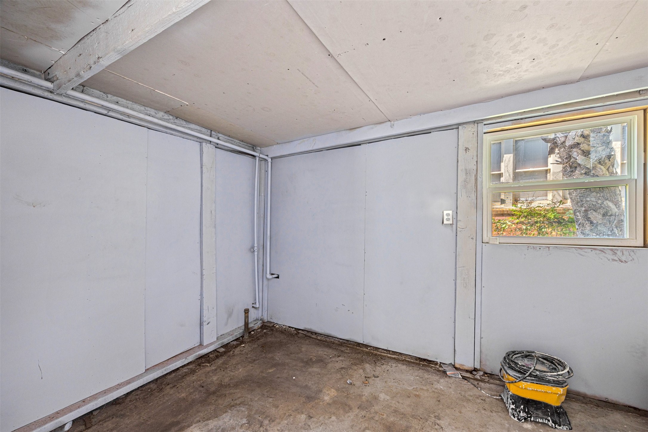 1812 27th St Property Photo 21