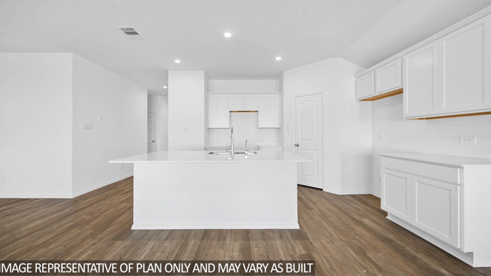 694 Daniels Lake Lane Property Photo 2