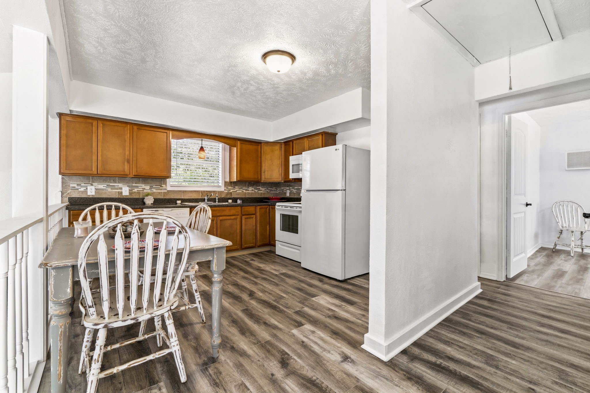 300 Water View Drive Property Photo 15