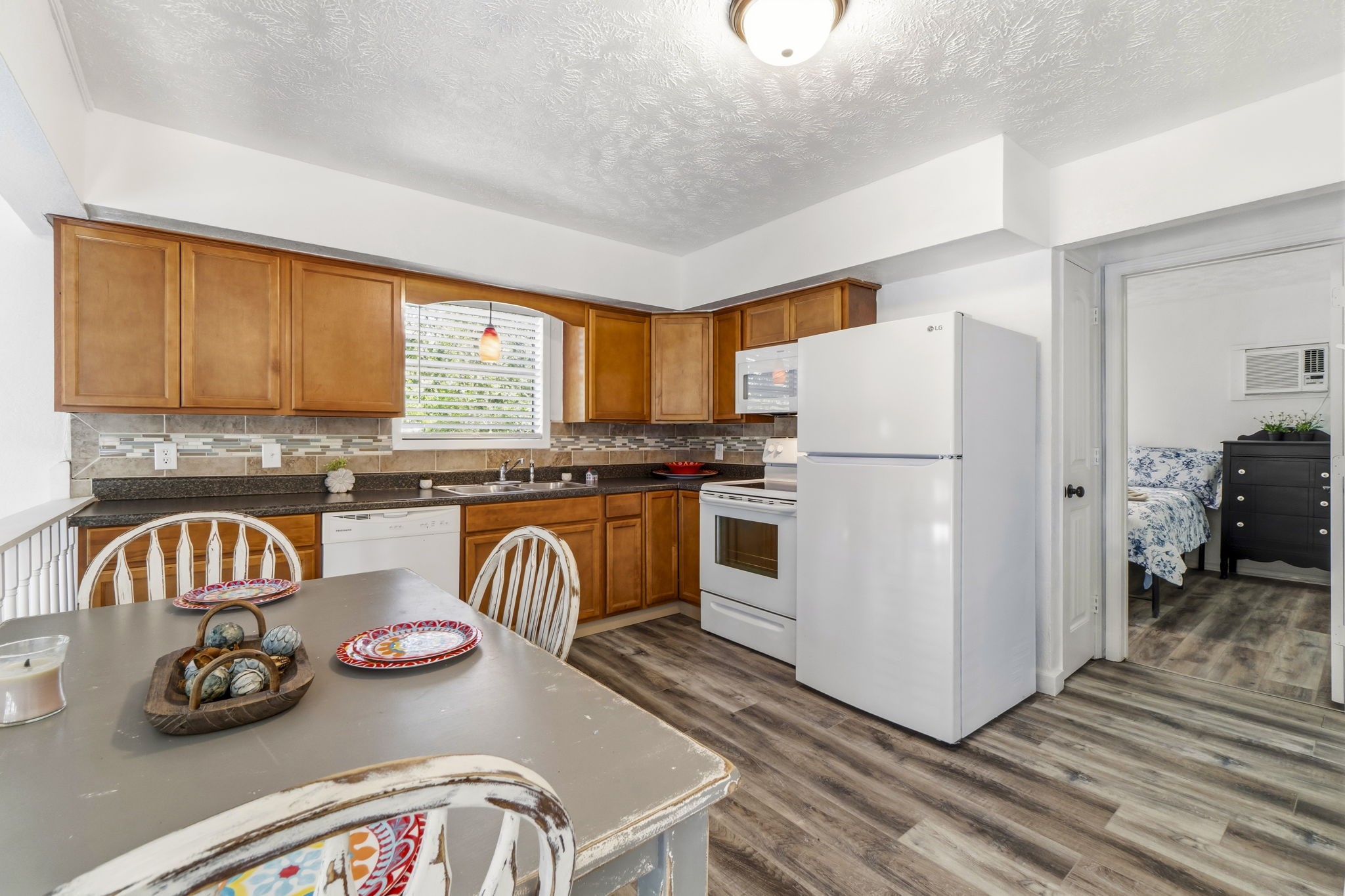 300 Water View Drive Property Photo 16
