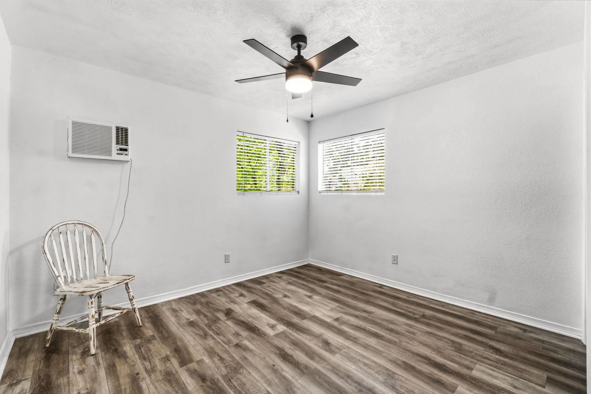 300 Water View Drive Property Photo 21
