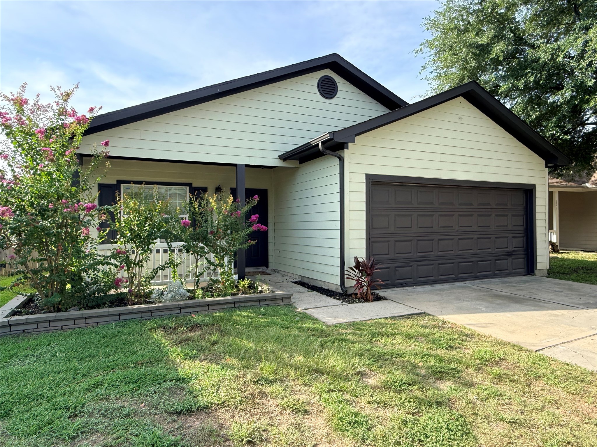 10023 Date Meadow Lane Property Photo 2