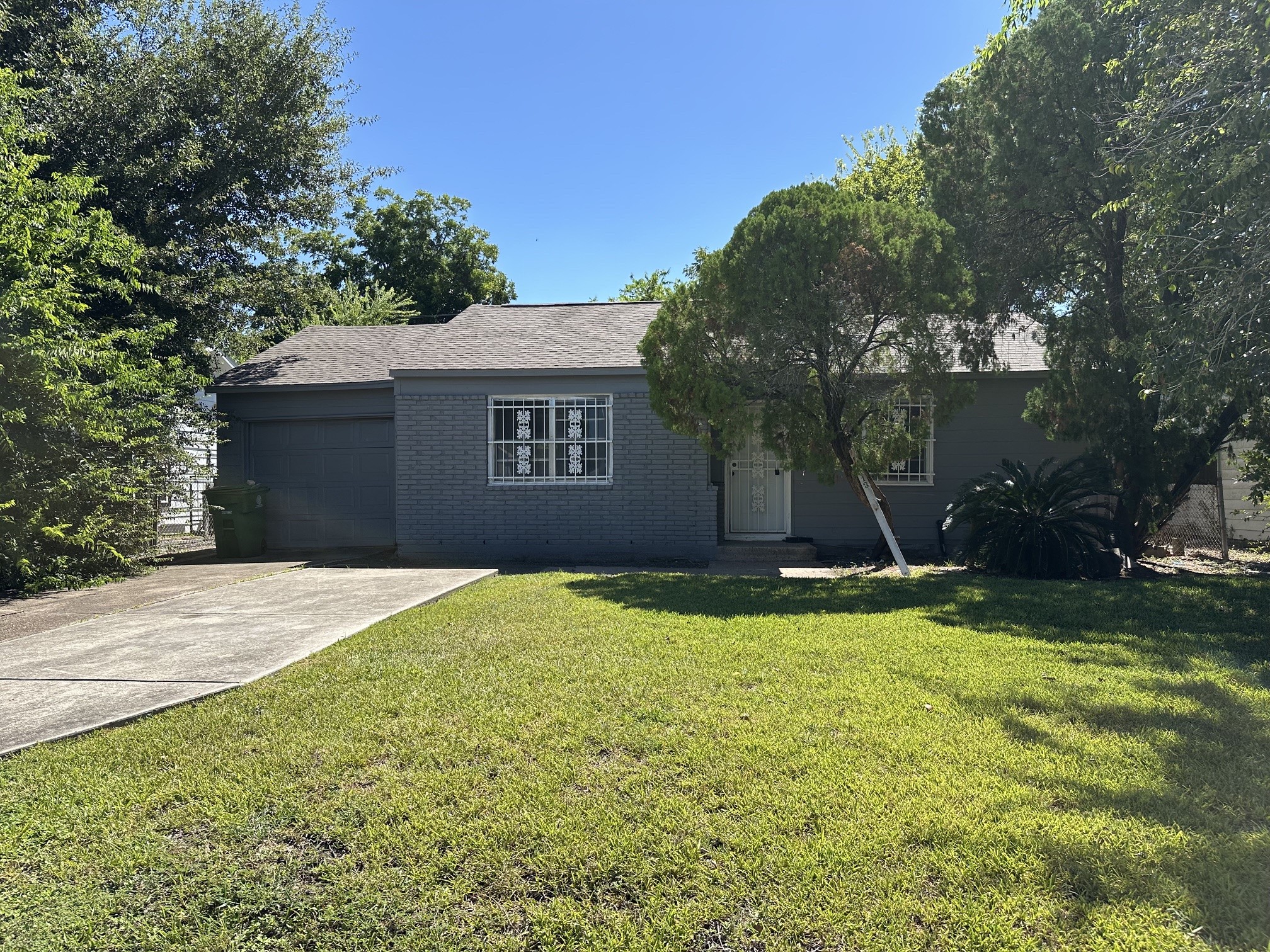 10313 Chesterfield Drive Property Photo 1