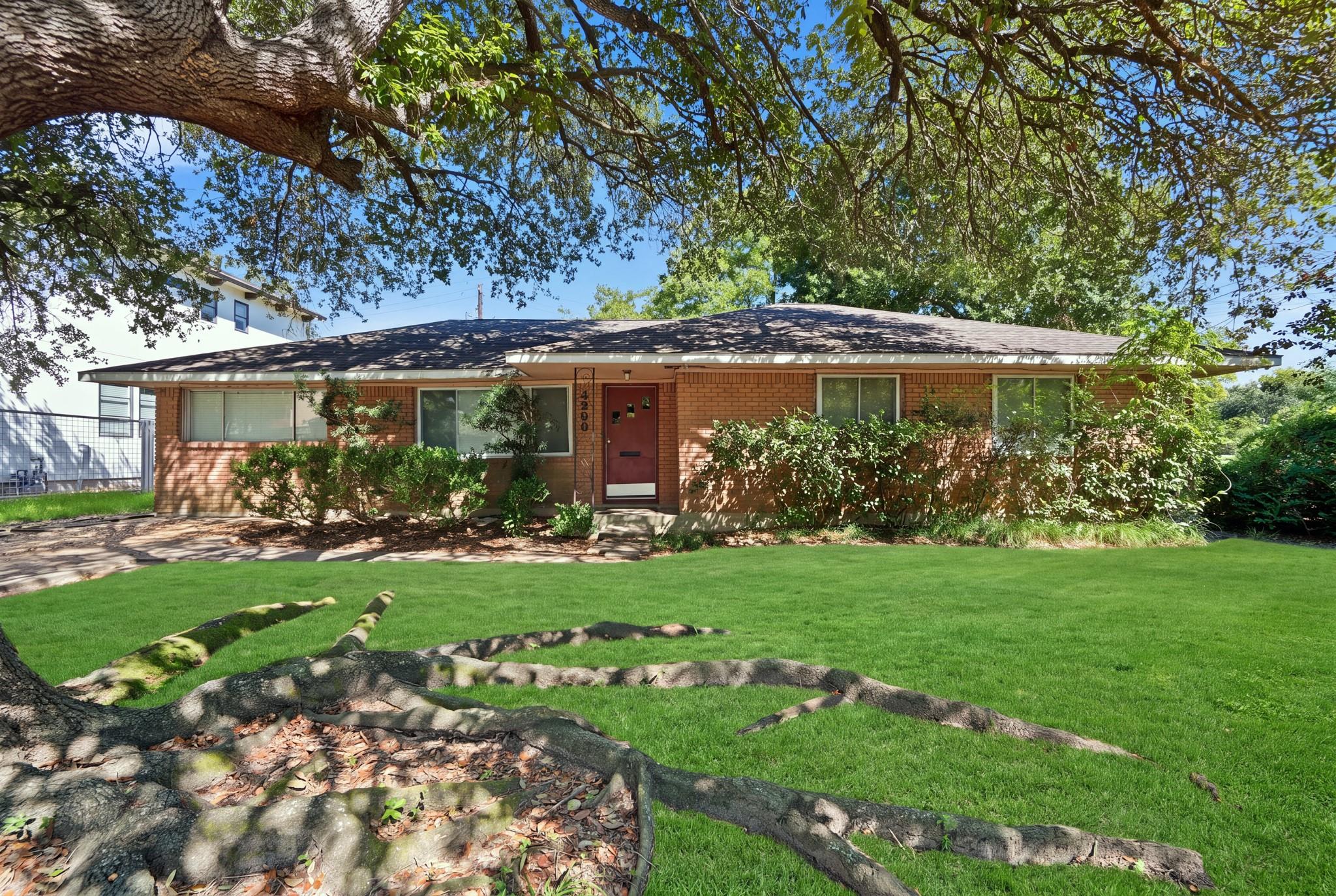 4300 Compton Circle Property Photo 1