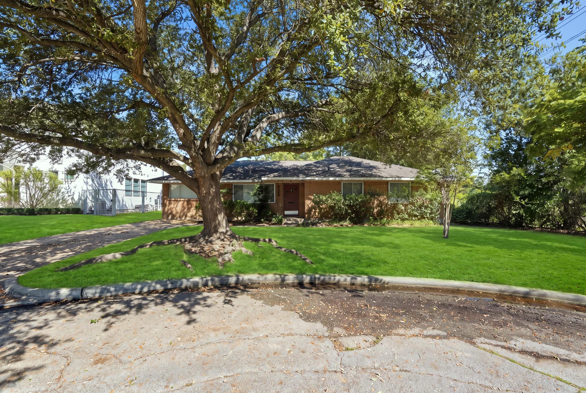 4300 Compton Circle Property Photo 2