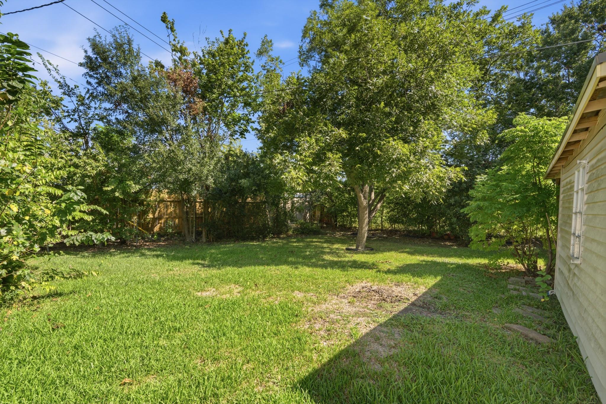 4300 Compton Circle Property Photo 5