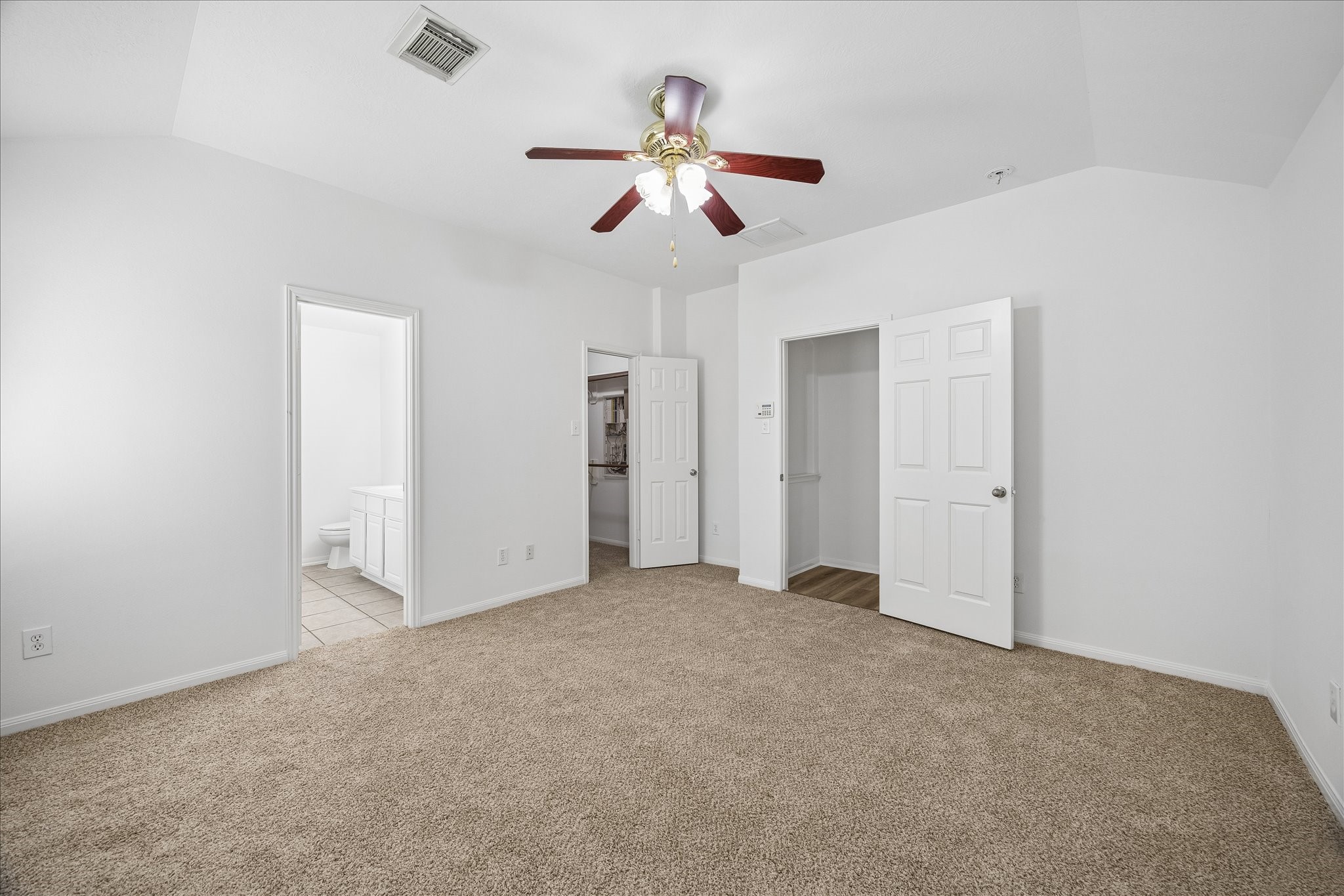 9211 Sunlit Park Drive Property Photo 4