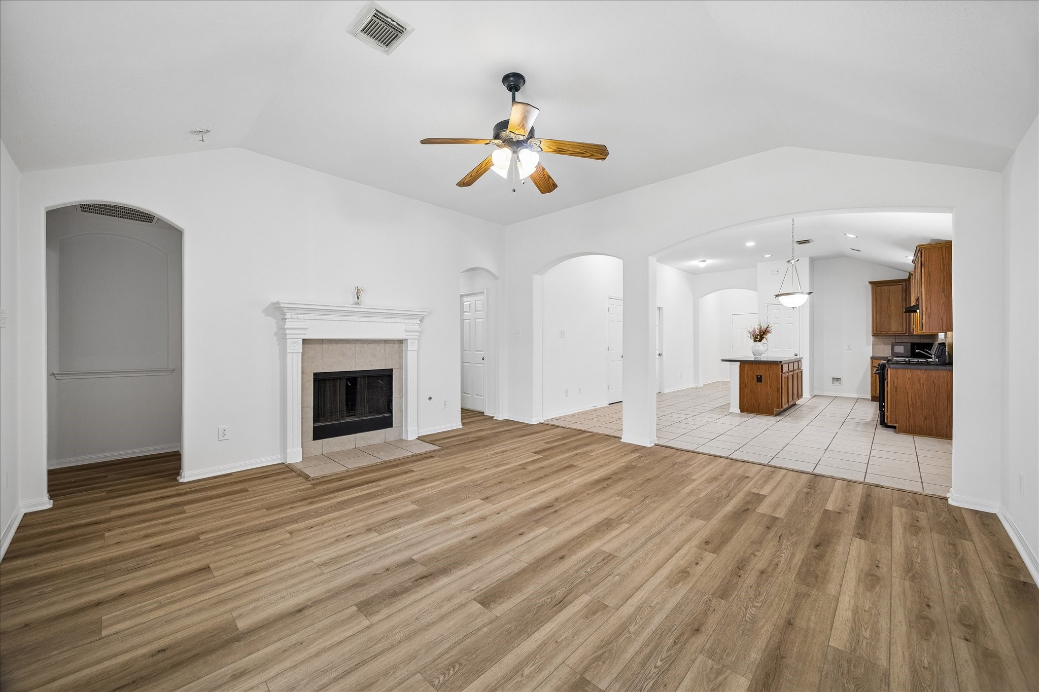9211 Sunlit Park Drive Property Photo 10