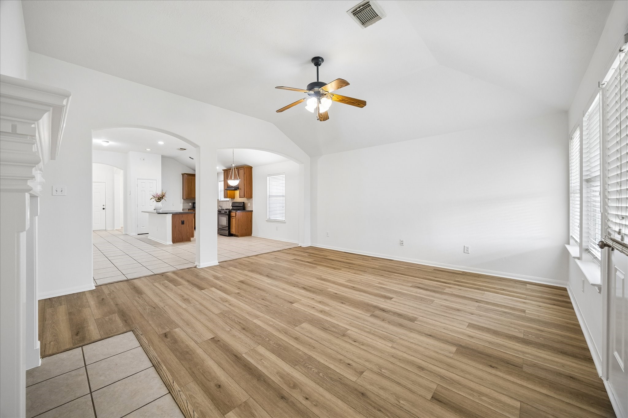 9211 Sunlit Park Drive Property Photo 11