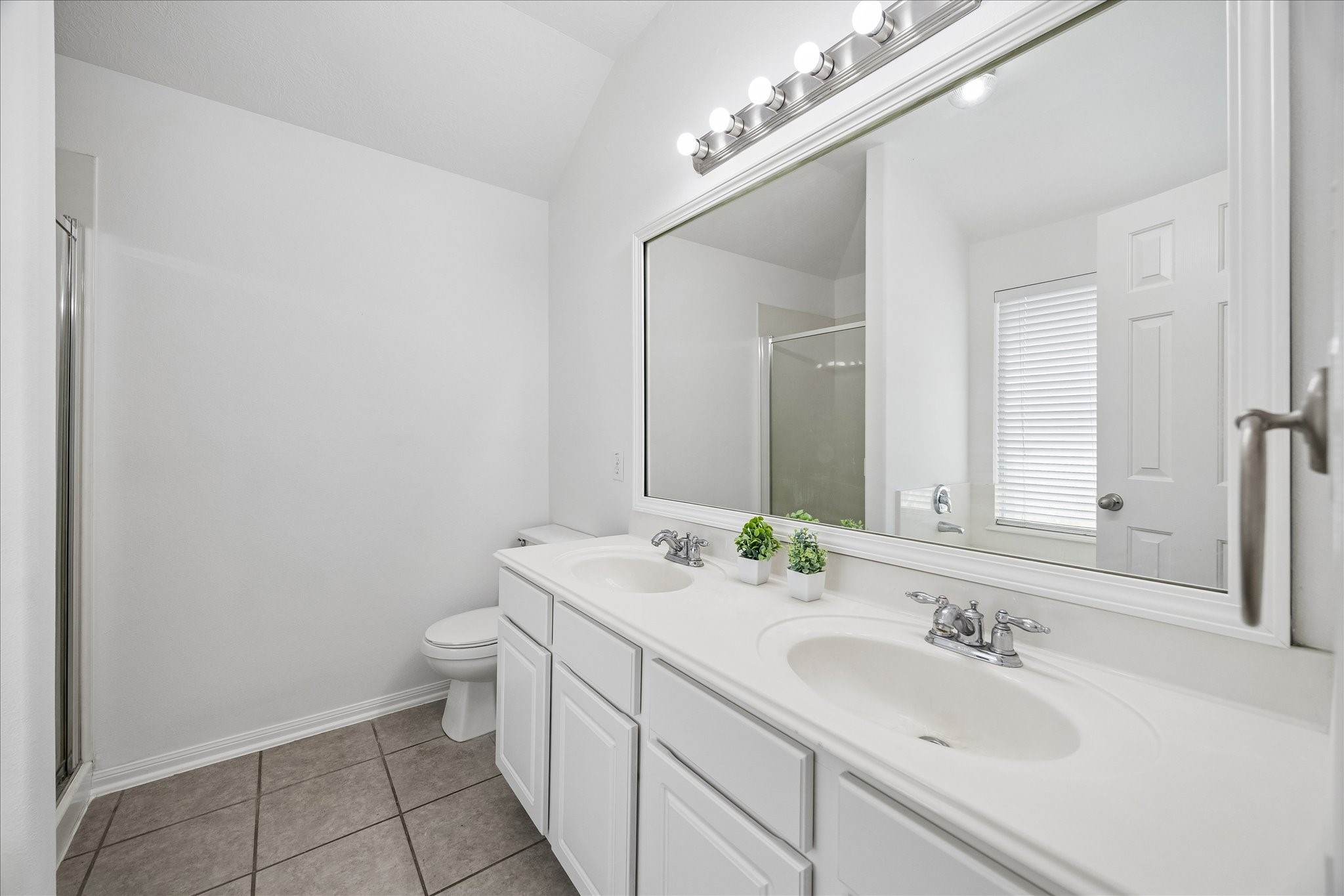 9211 Sunlit Park Drive Property Photo 13