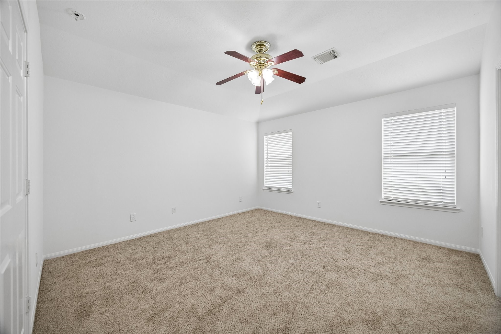 9211 Sunlit Park Drive Property Photo 14
