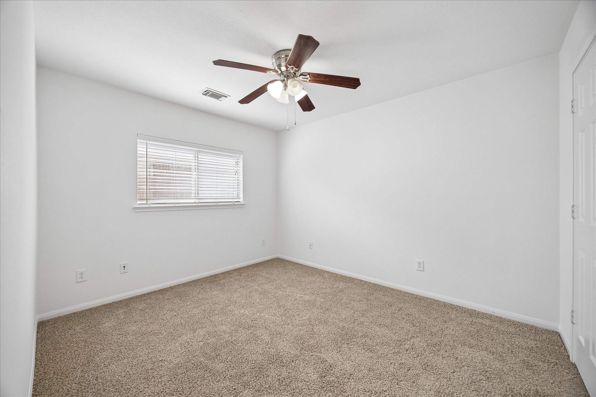 9211 Sunlit Park Drive Property Photo 16