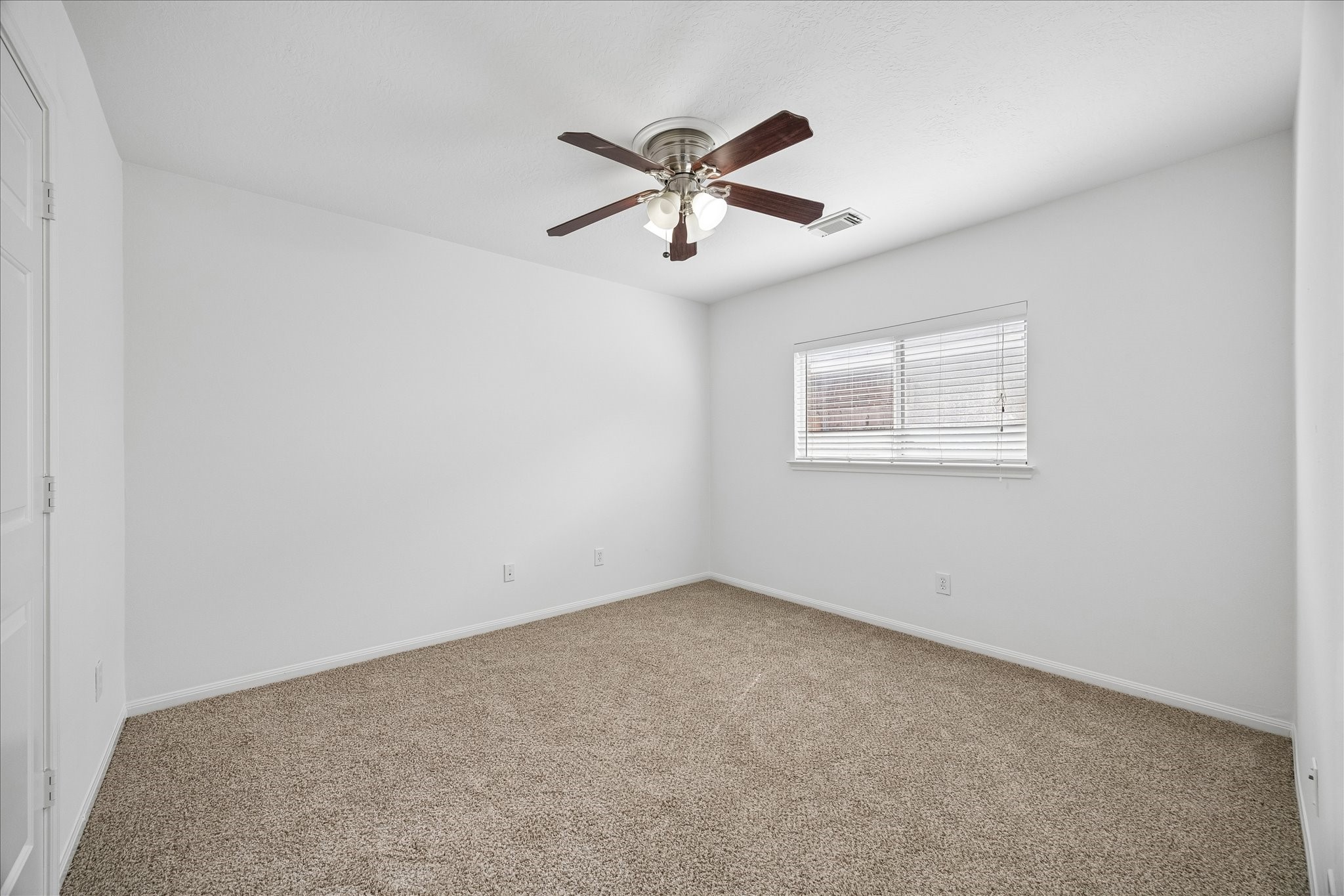 9211 Sunlit Park Drive Property Photo 18