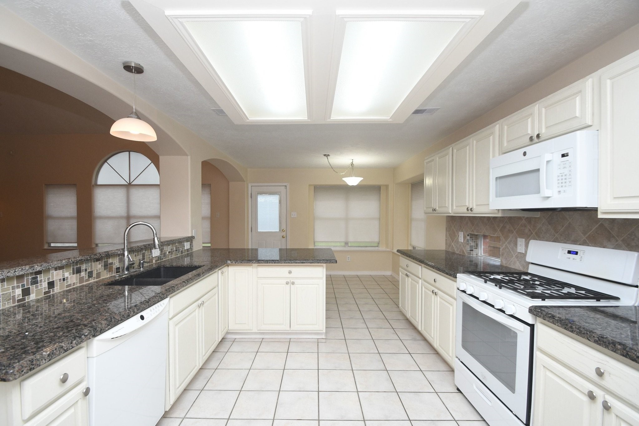 10430 Sanibel Falls Court Property Photo 8