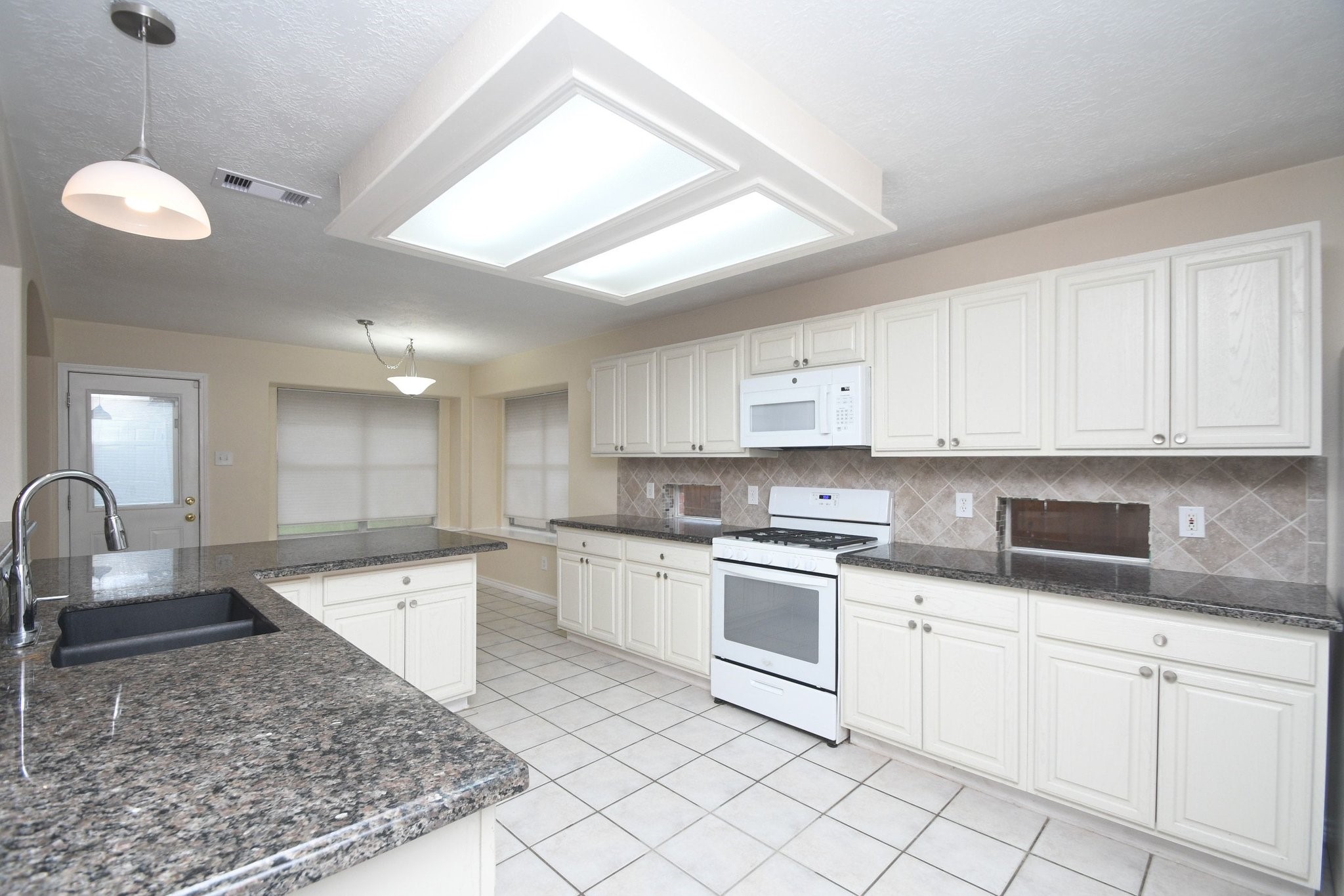 10430 Sanibel Falls Court Property Photo 32