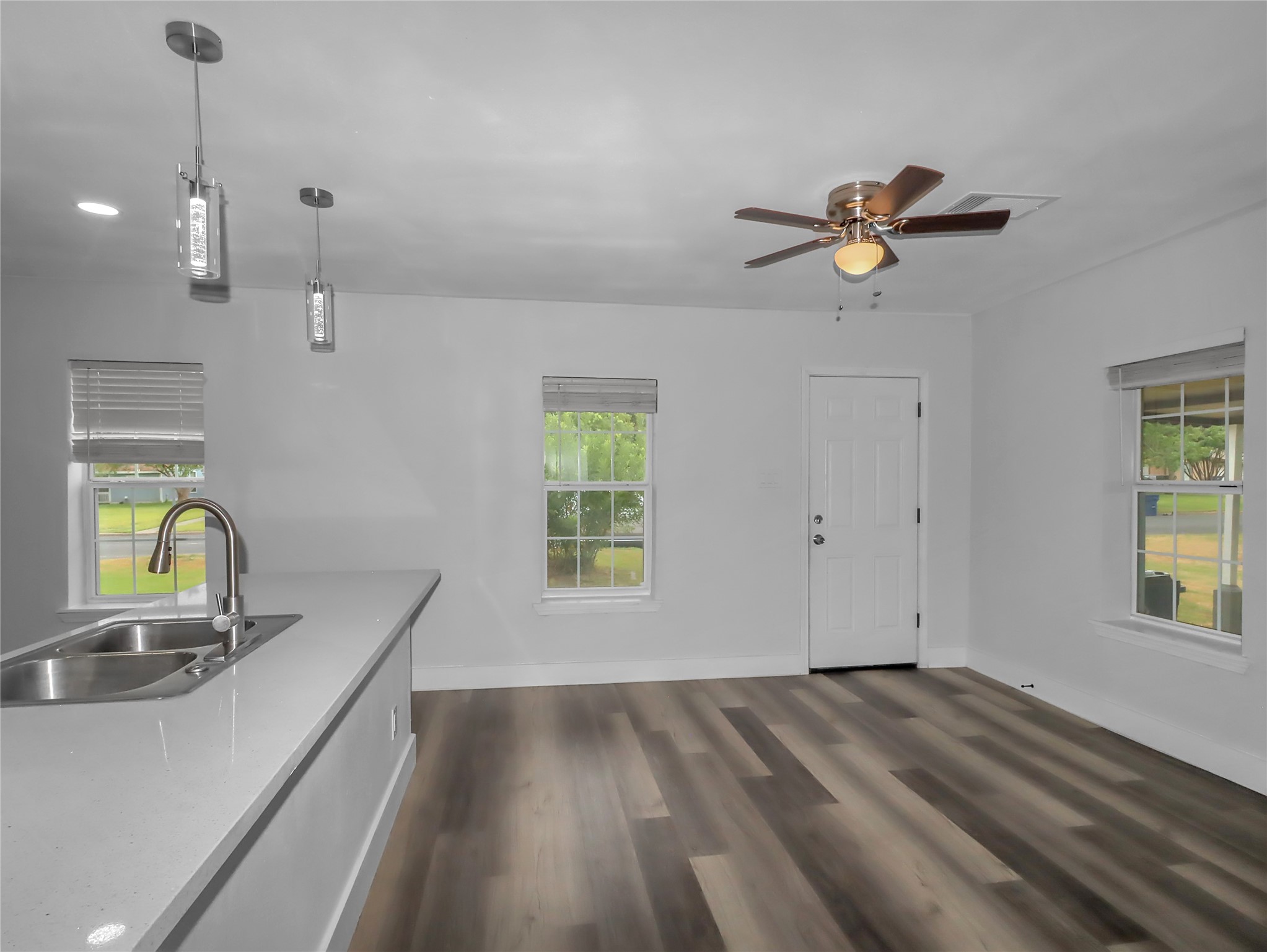810 15th Avenue N Property Photo 2