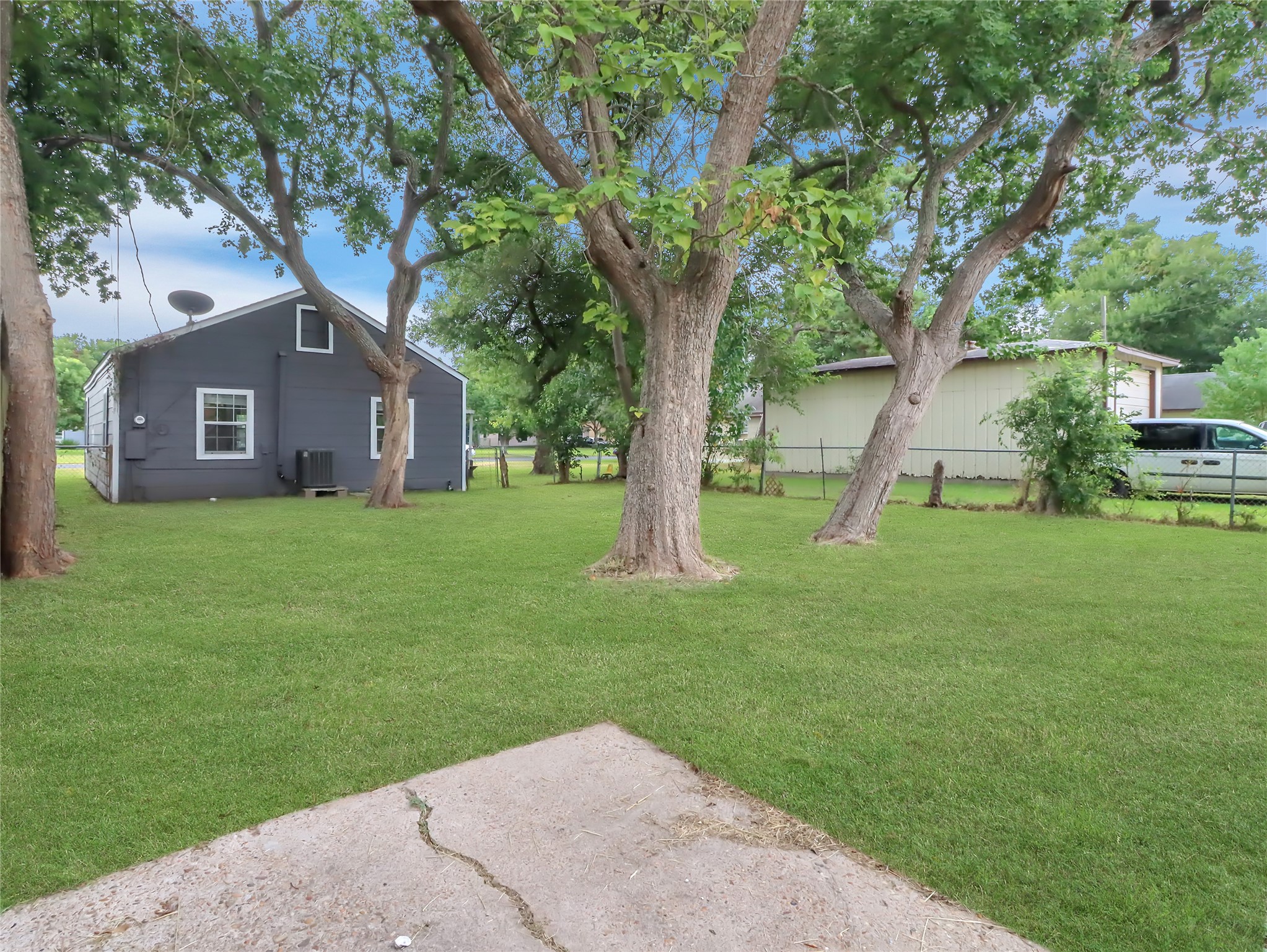 810 15th Avenue N Property Photo 9