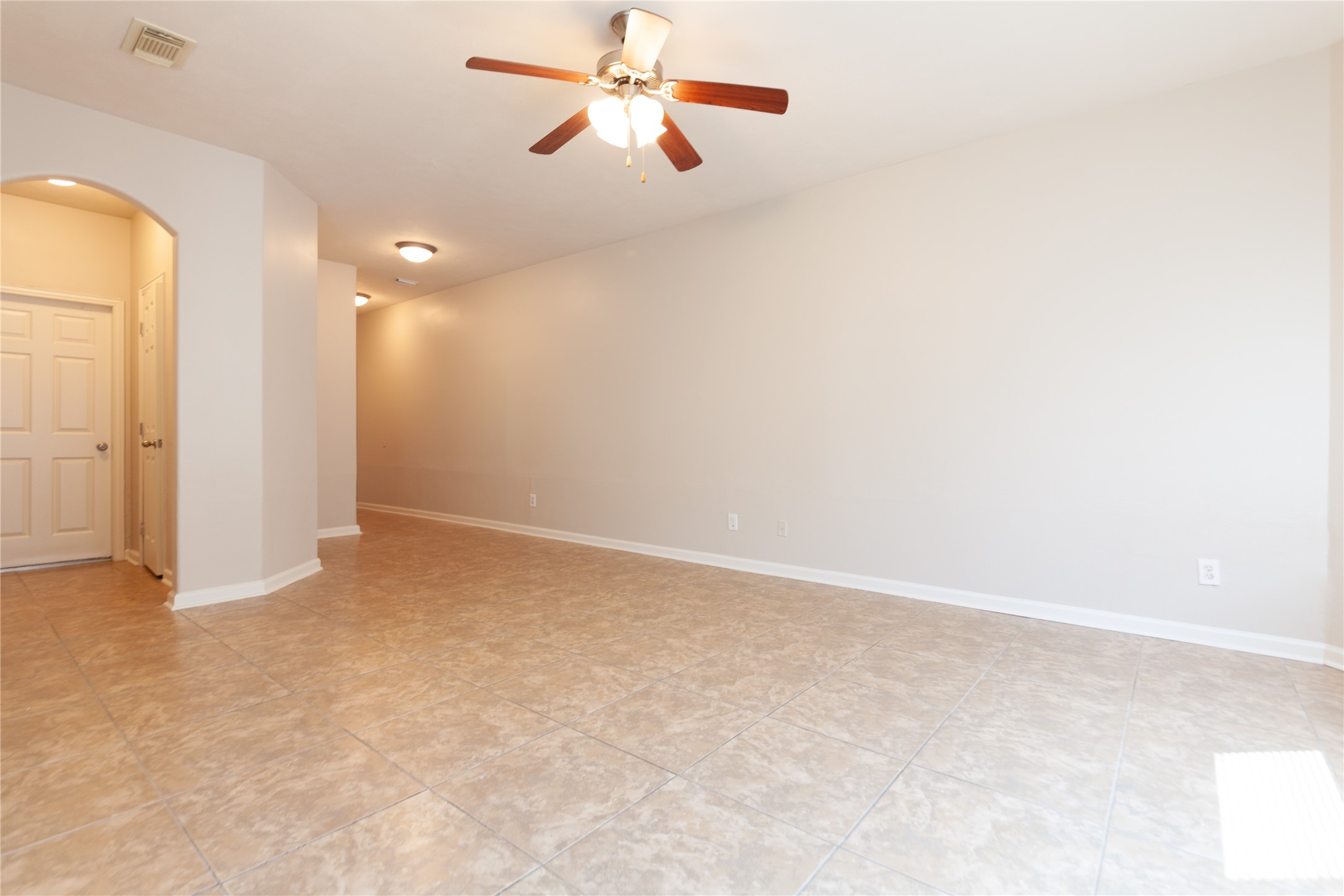 6007 Shadow Isle Lane Property Photo 6