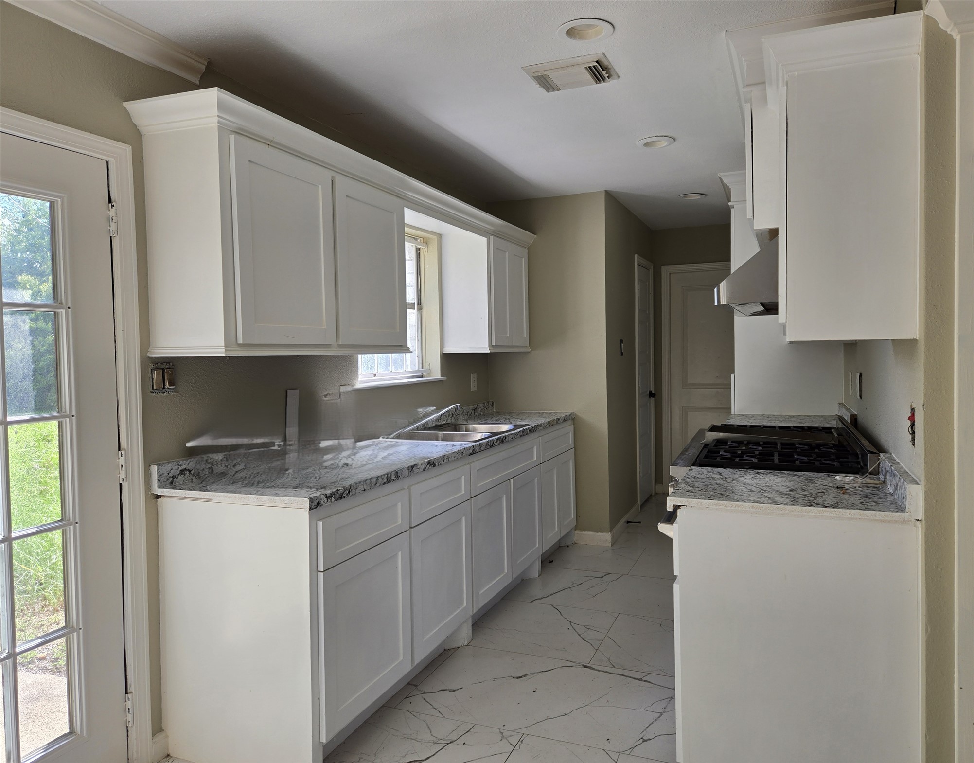 5319 Danfield Drive Property Photo 6