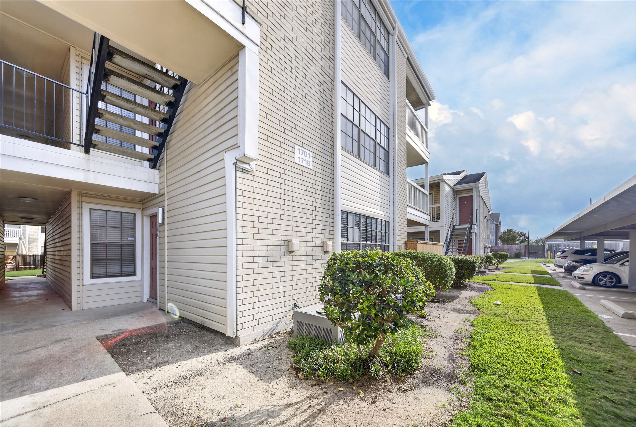 2750 Holly Hall Street 1706 Property Photo 1