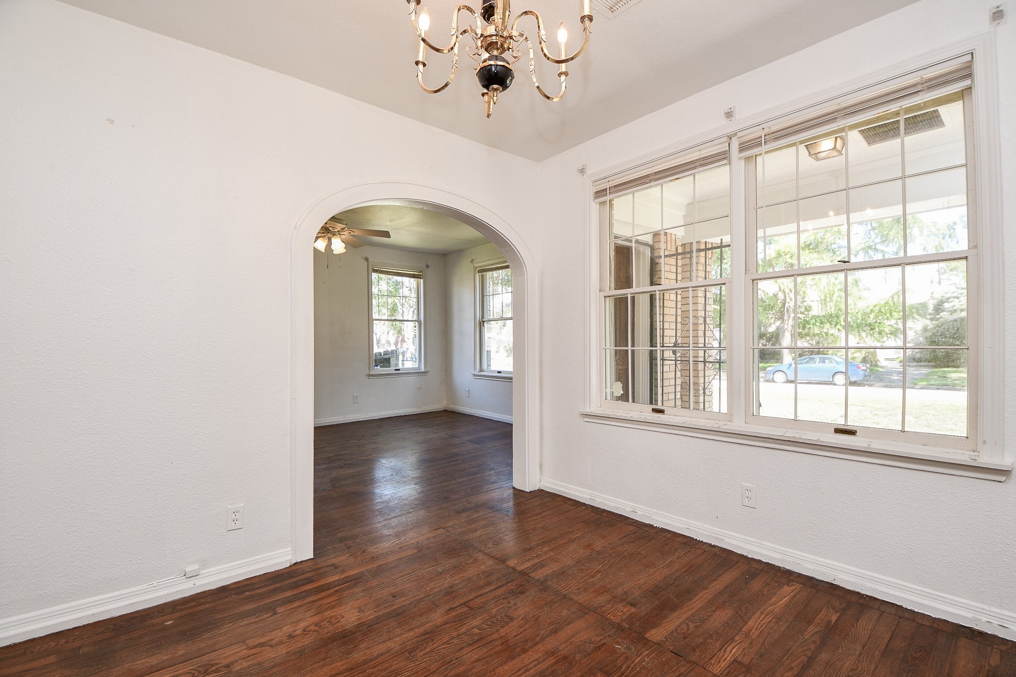 1932 Canterbury Street Property Photo 6