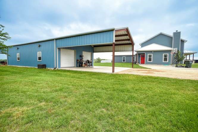 1345 E Old Hallettsville Road Property Photo 4