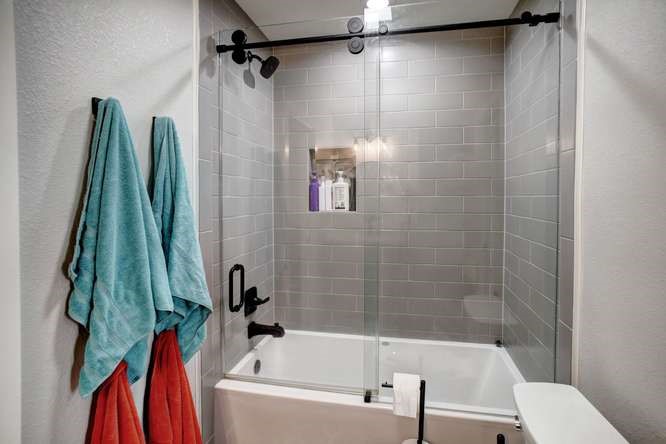 1345 E Old Hallettsville Road Property Photo 34