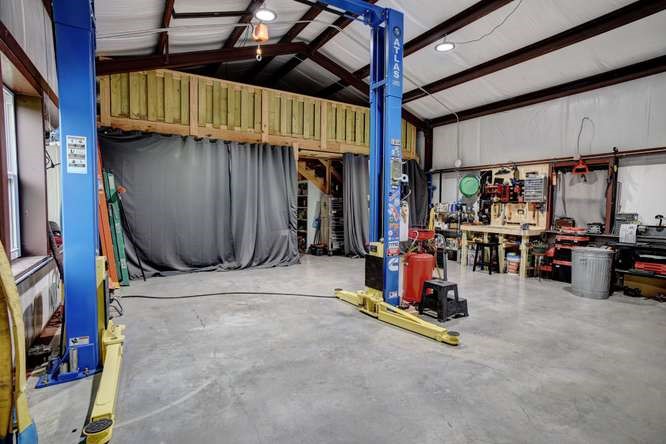 1345 E Old Hallettsville Road Property Photo 40