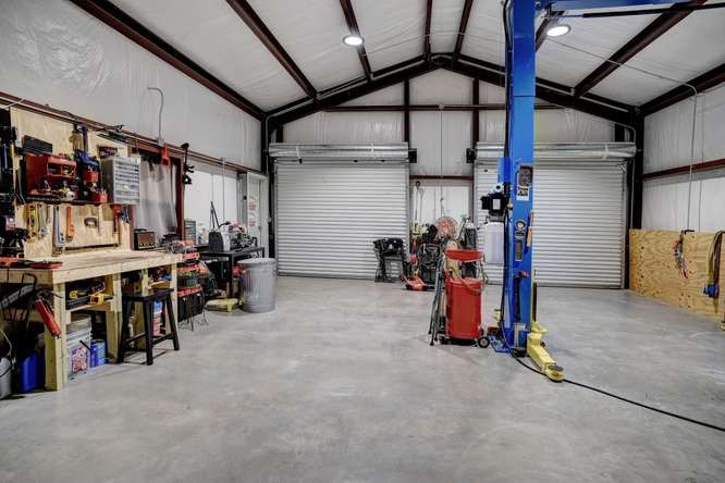 1345 E Old Hallettsville Road Property Photo 41