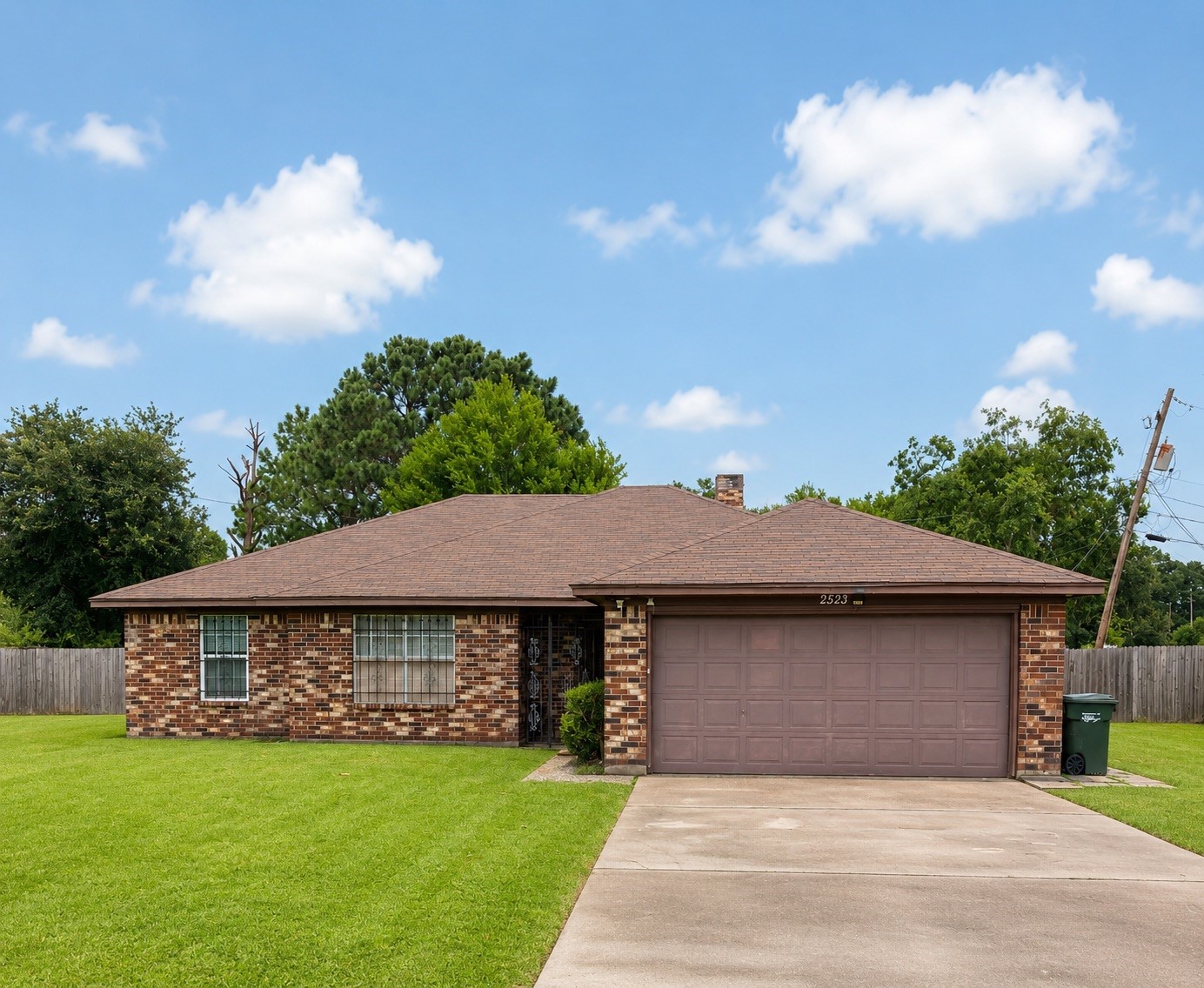 2323 Shirley Street Property Photo 1