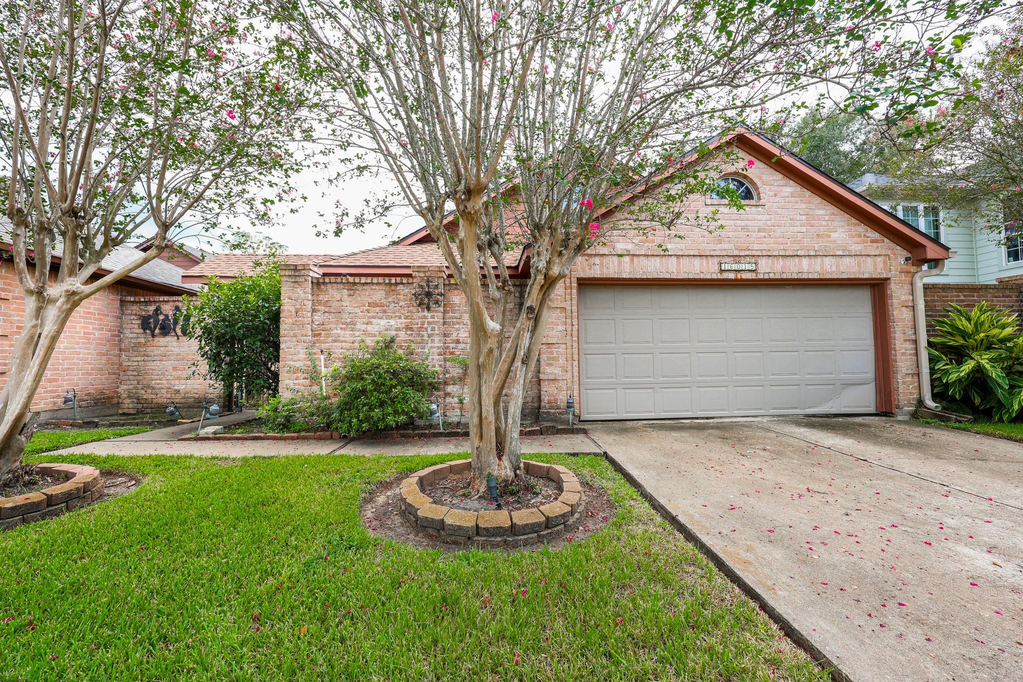 16015 Hidden Acres Drive Property Photo 3