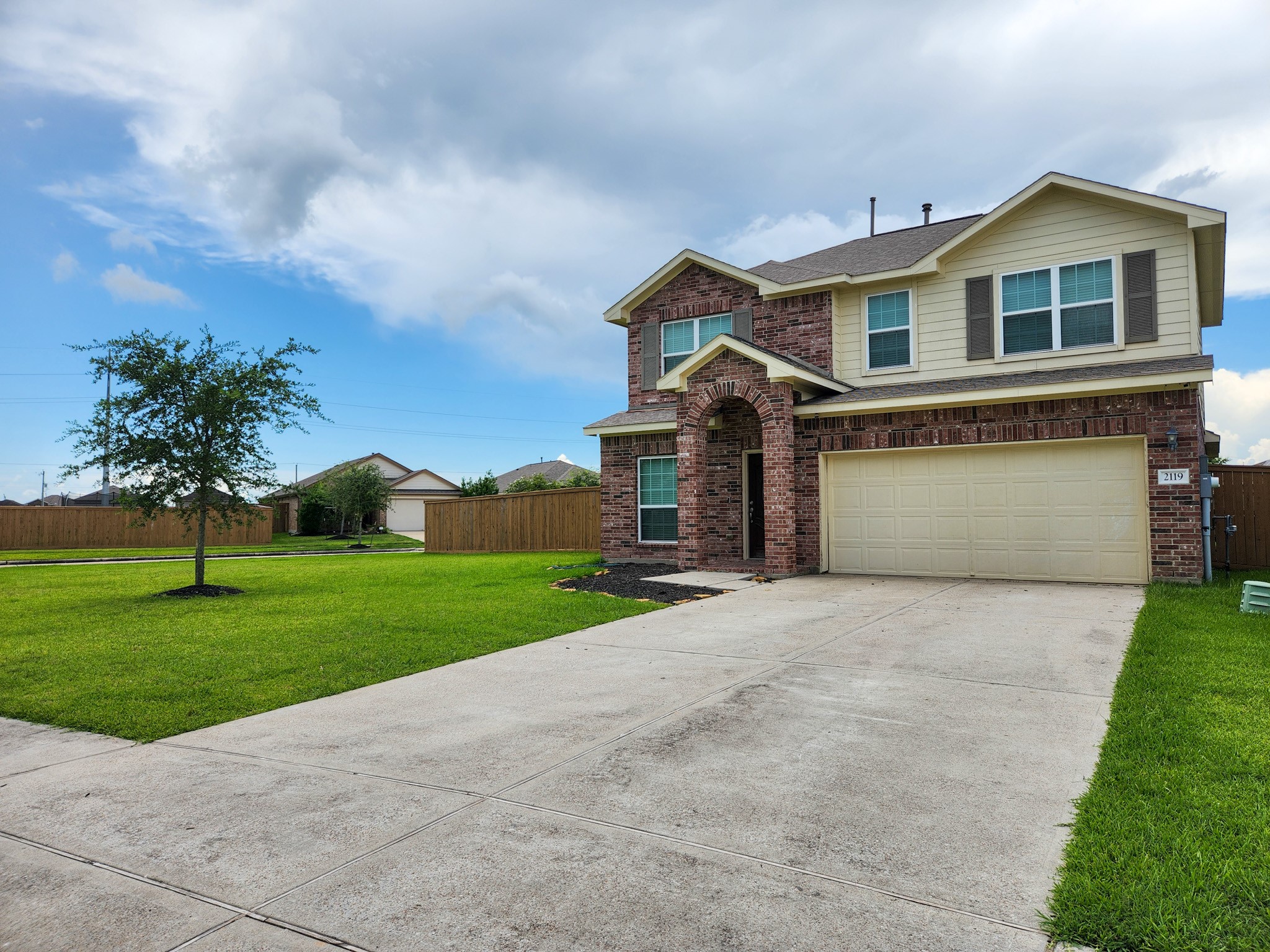 2119 Del Mar Drive Property Photo 2