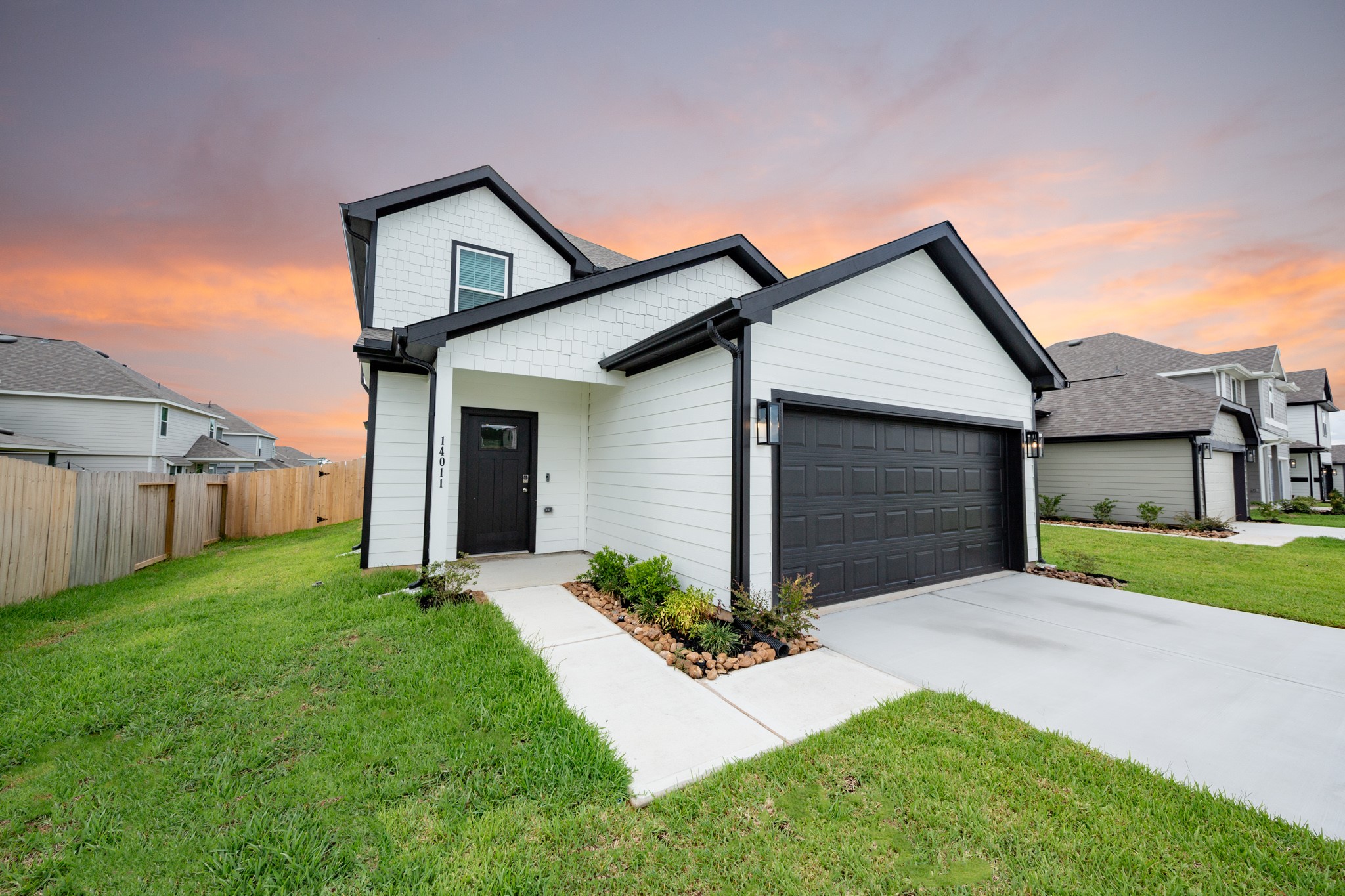 14011 Mount Hunter Drive Property Photo 2