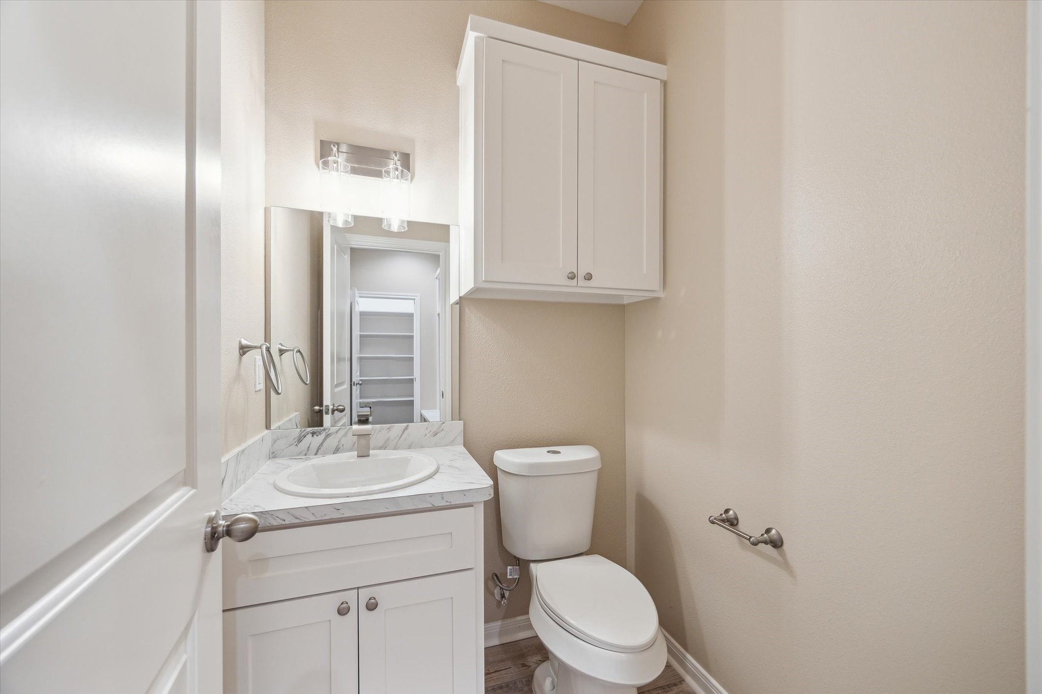 4834 Pine Avenue A Property Photo 7