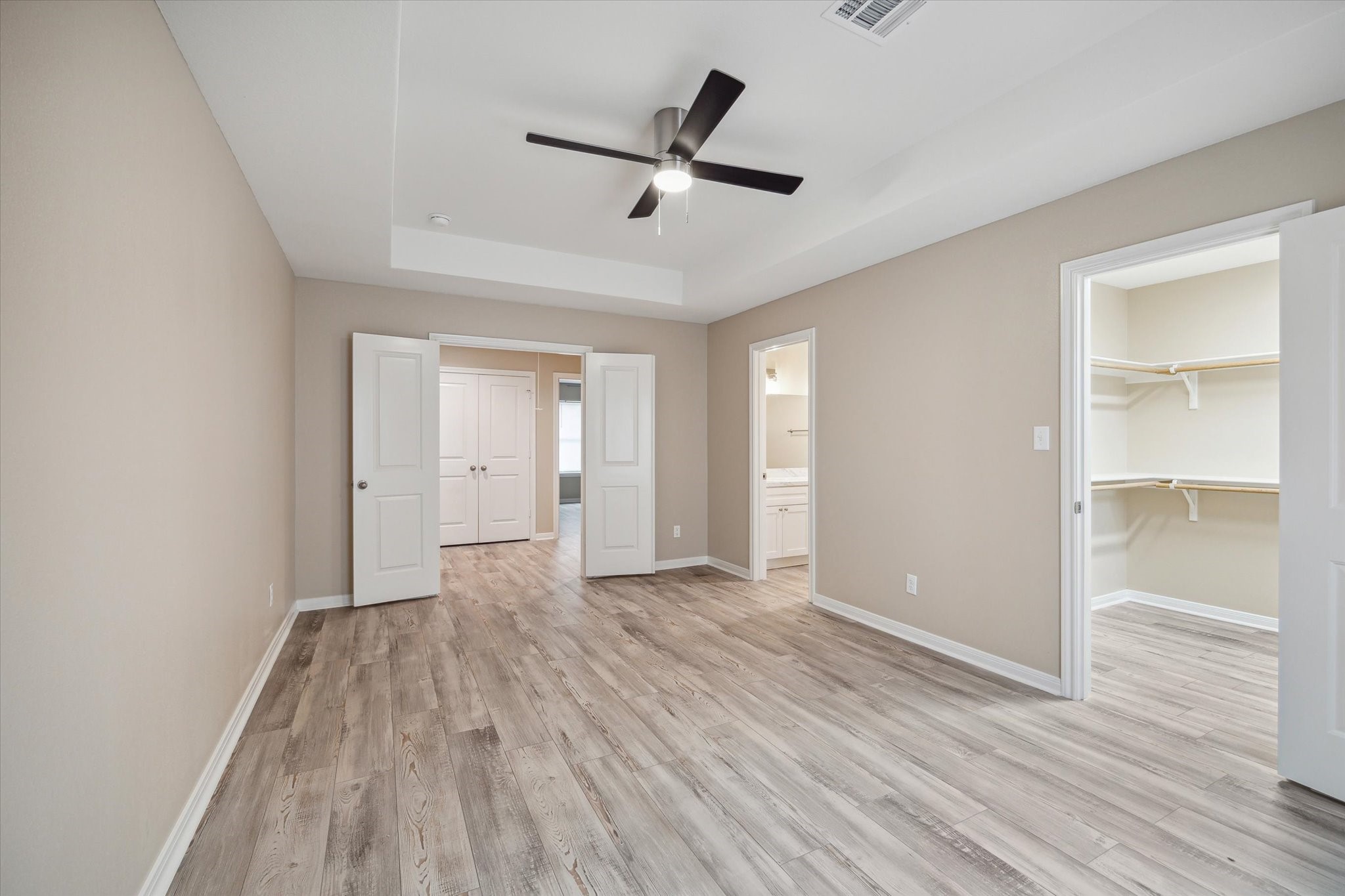 4834 Pine Avenue A Property Photo 9
