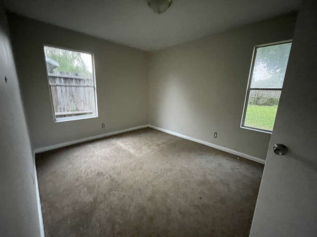 8914 Kellett Street Property Photo 5