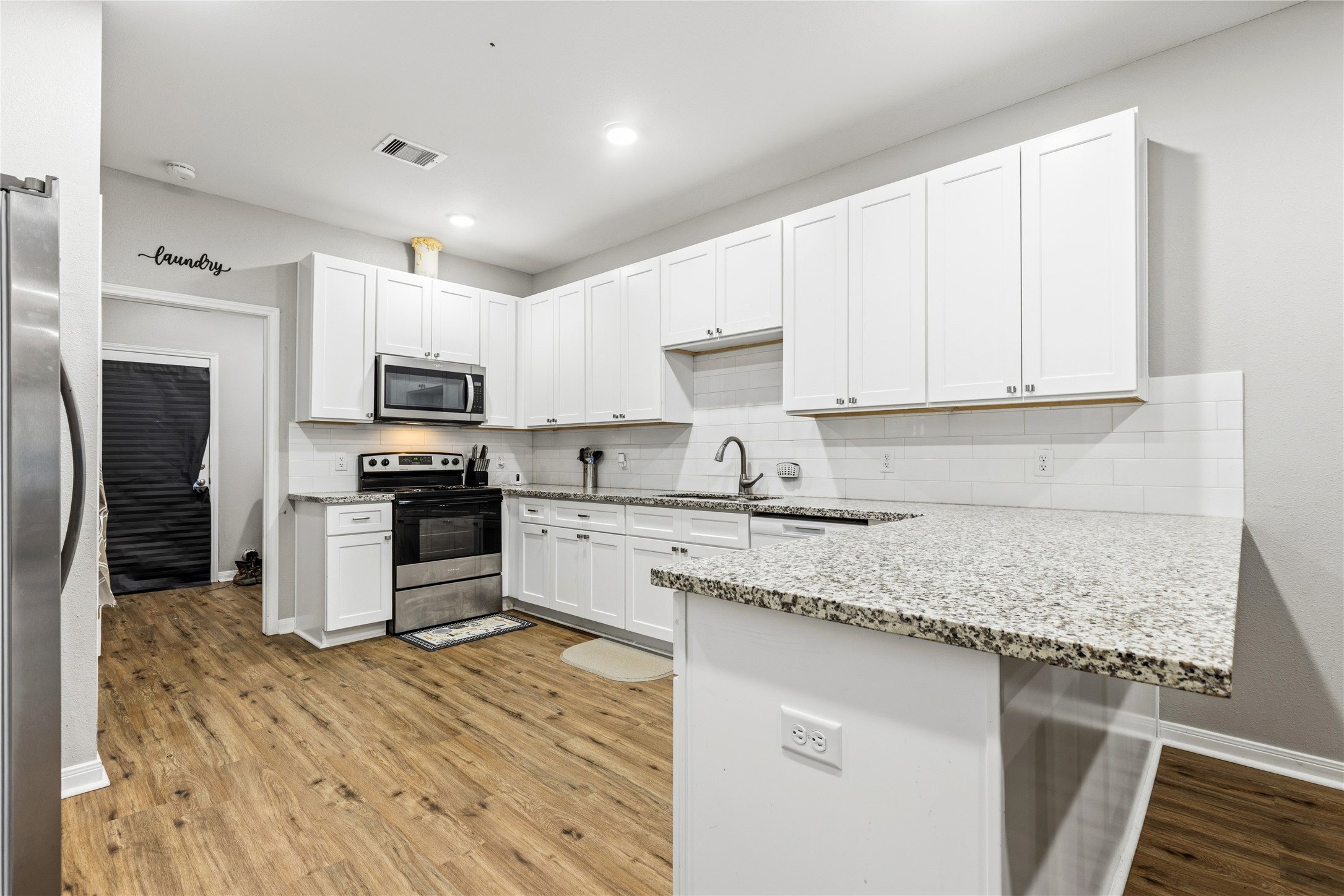 405 W Worsham Street Property Photo 5