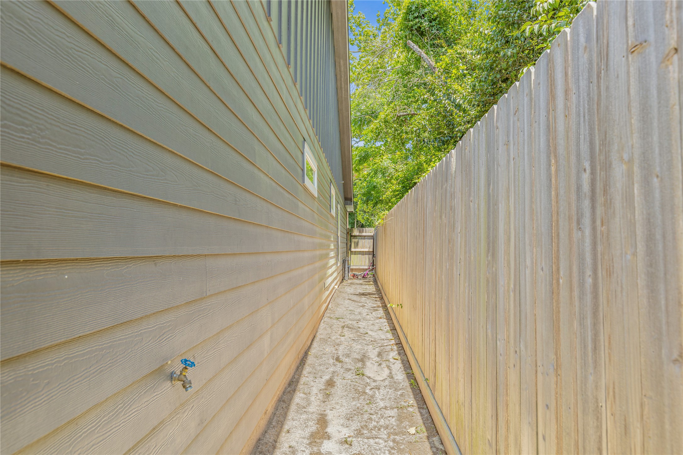 405 W Worsham Street Property Photo 18