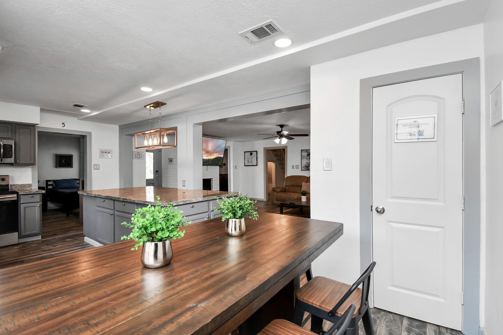 15711 Creekhaven Drive Property Photo 13