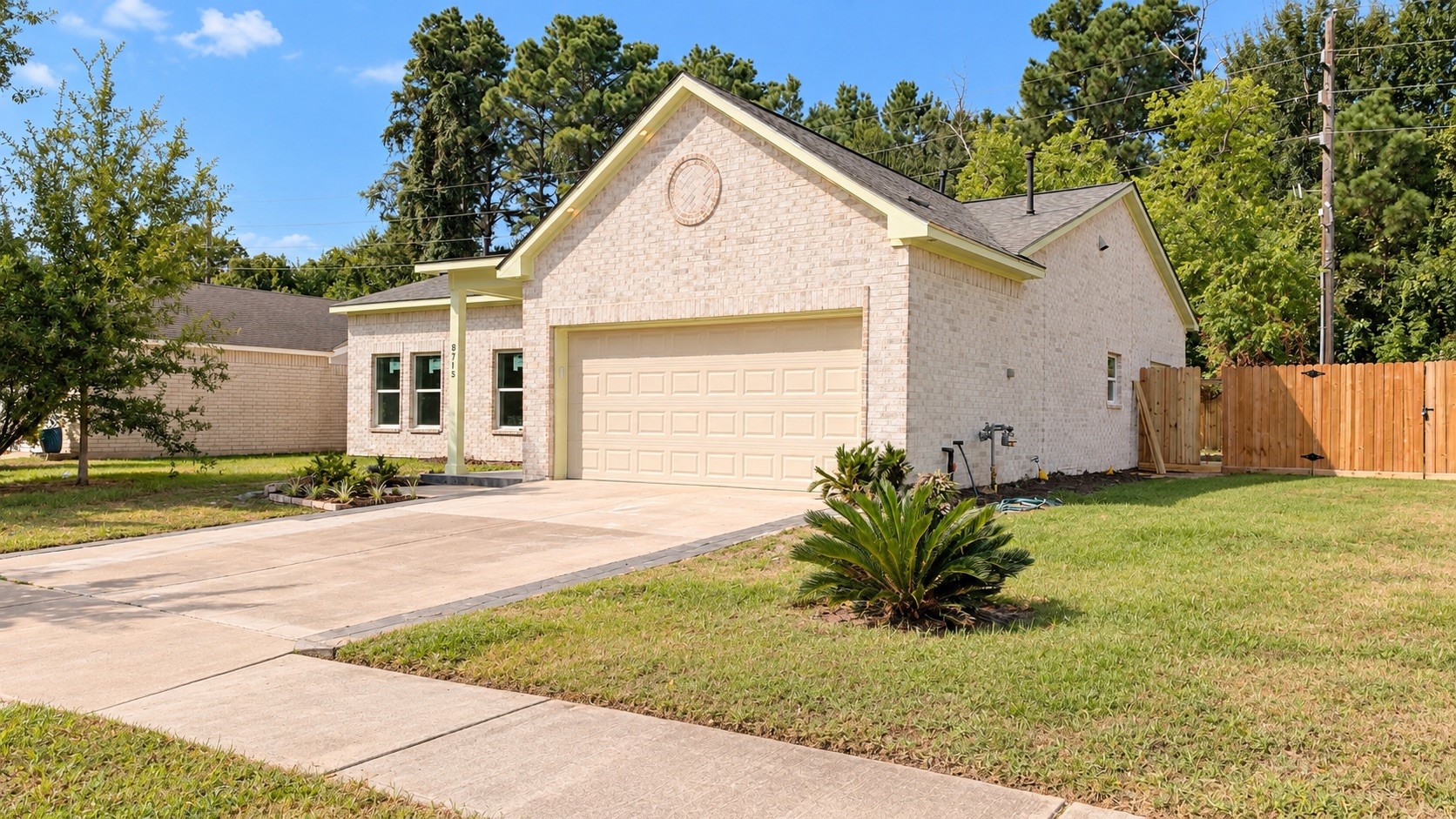 8715 Victoria Forest Drive Property Photo 1