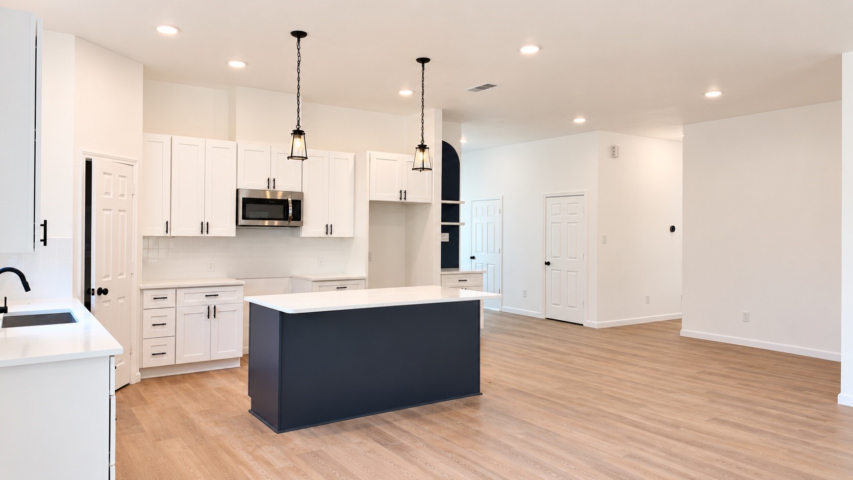 8715 Victoria Forest Drive Property Photo 10
