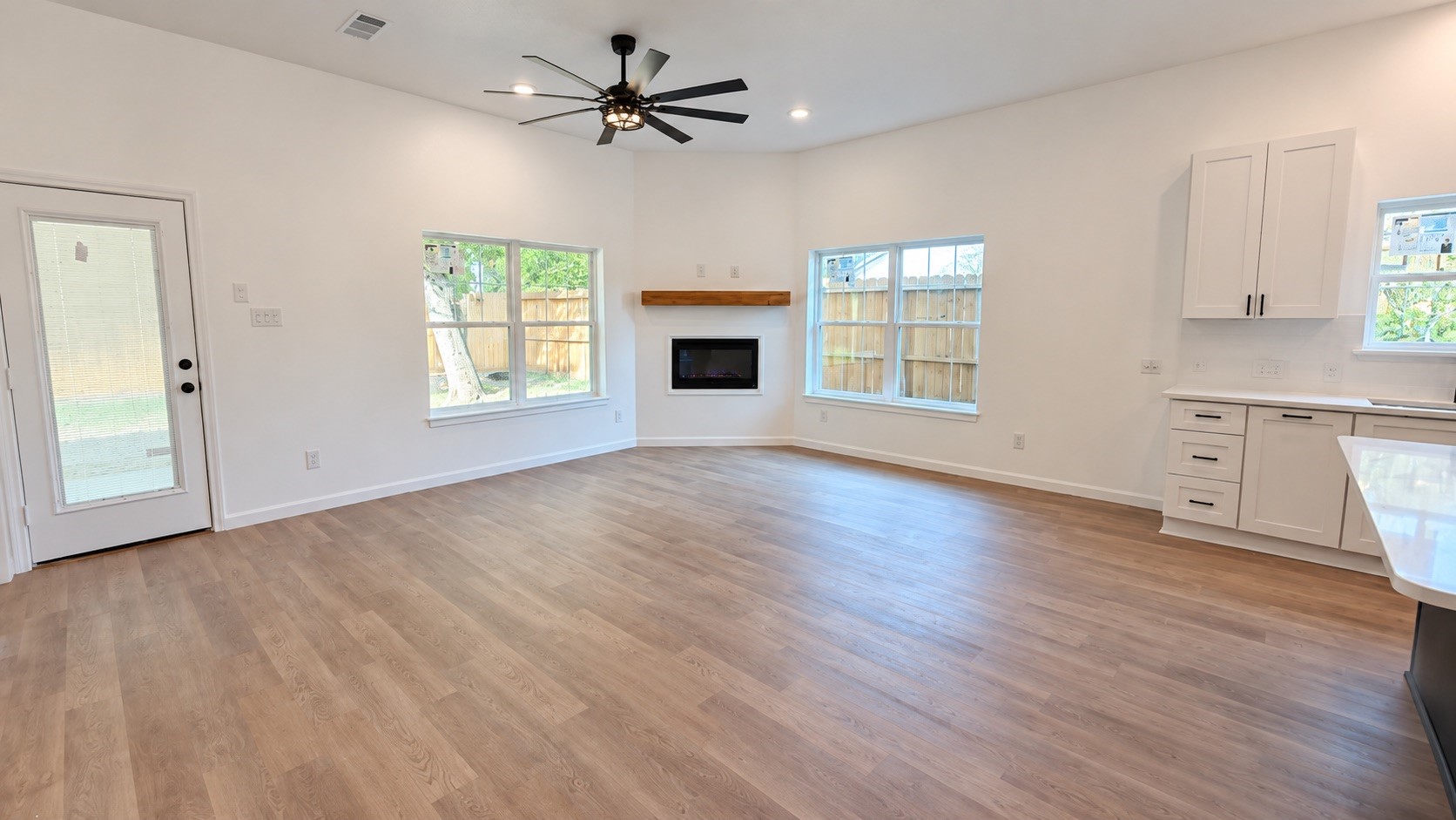 8715 Victoria Forest Drive Property Photo 13