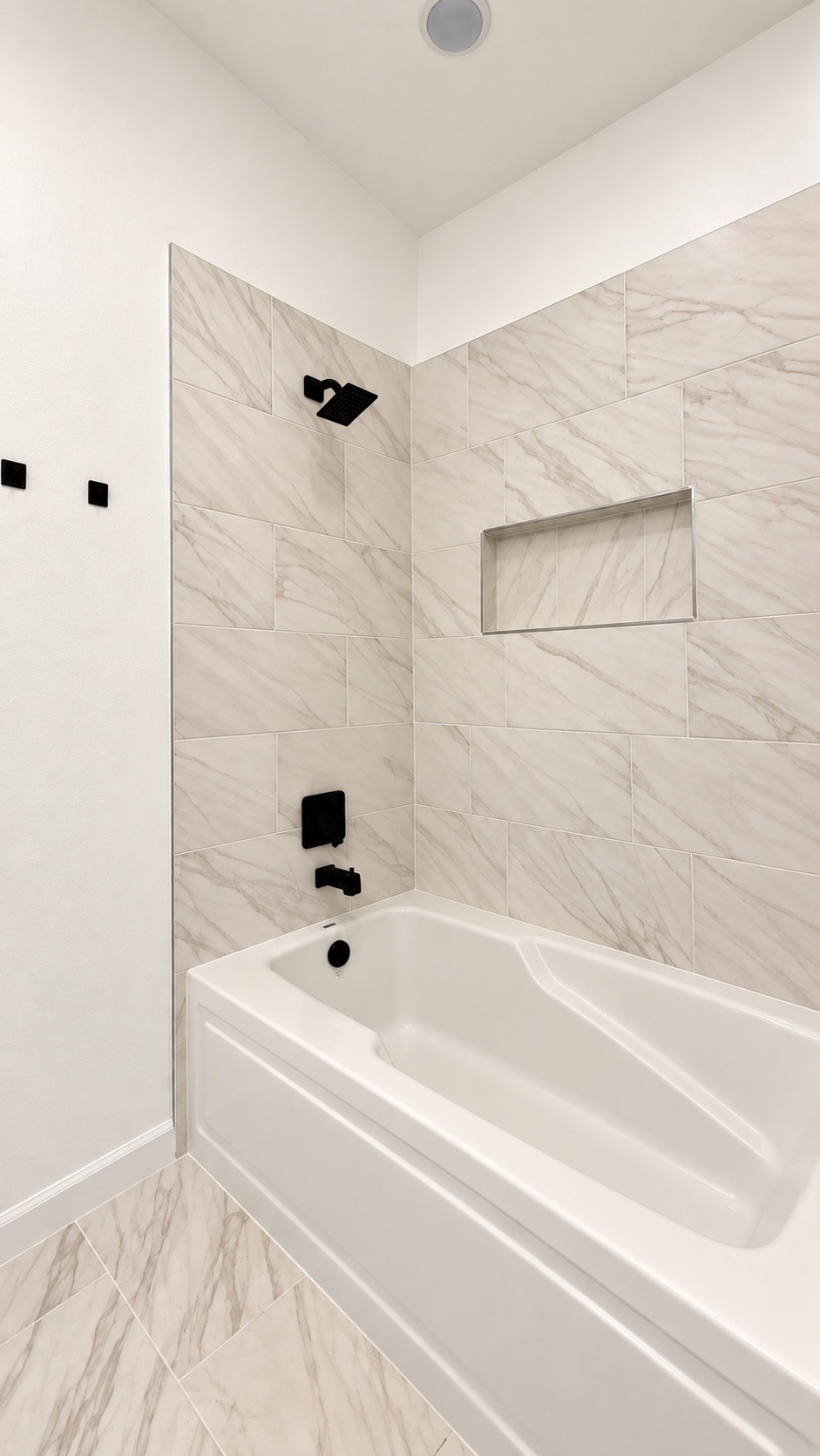 8715 Victoria Forest Drive Property Photo 23
